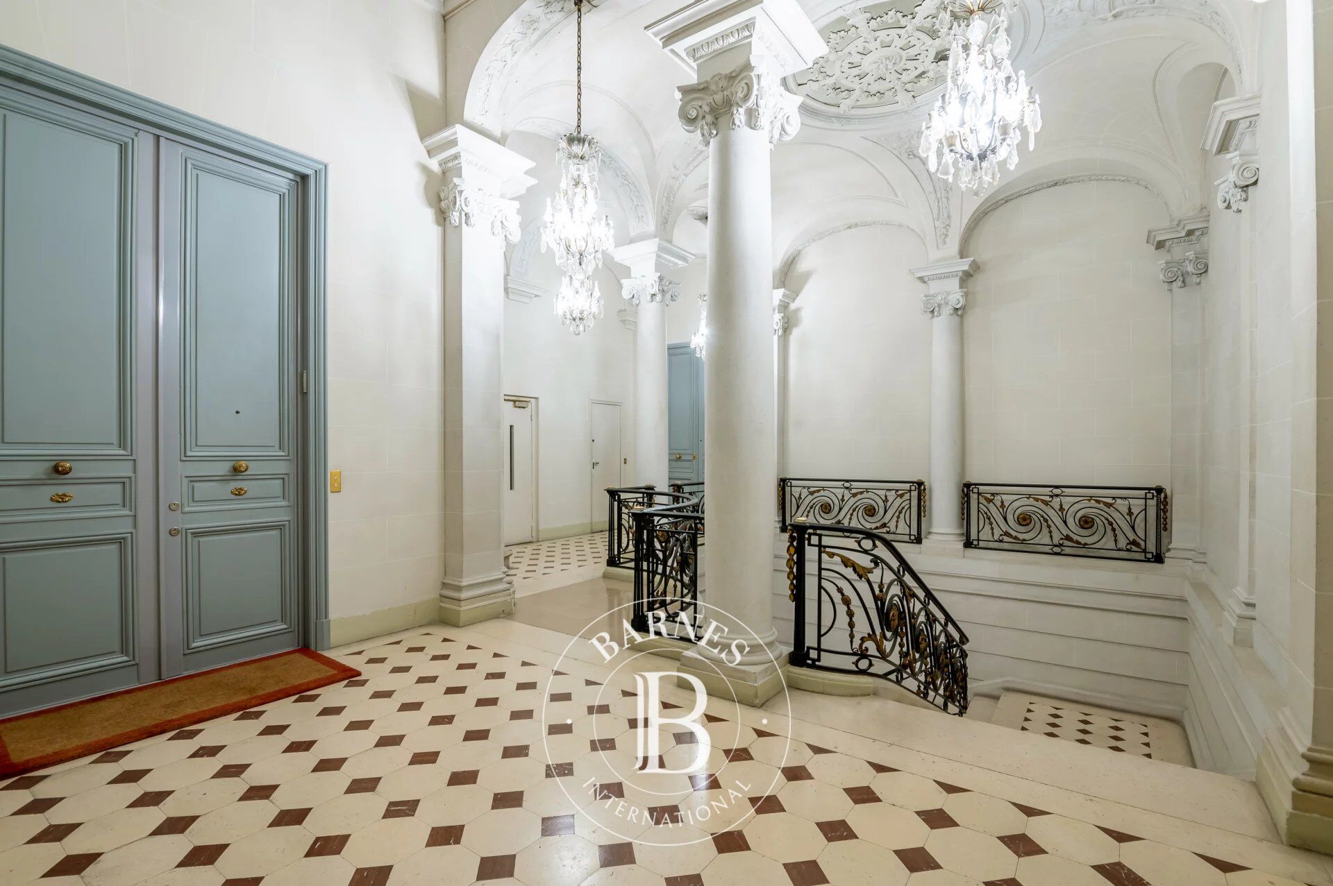 Paris 16 - Victor Hugo / Square Lamartine - Superbe appartement familial et de réception