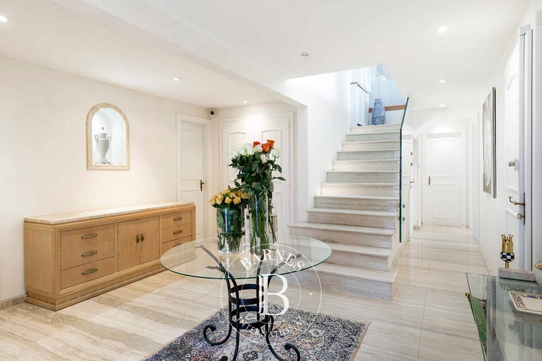 Villa Montreux - picture 10