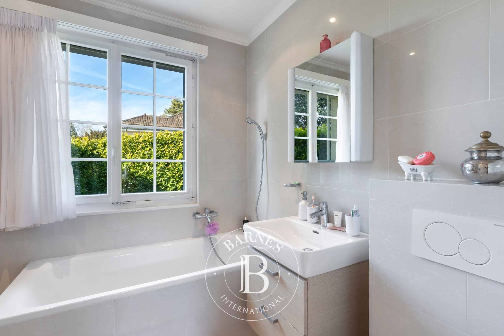 Villa Montreux - picture 20