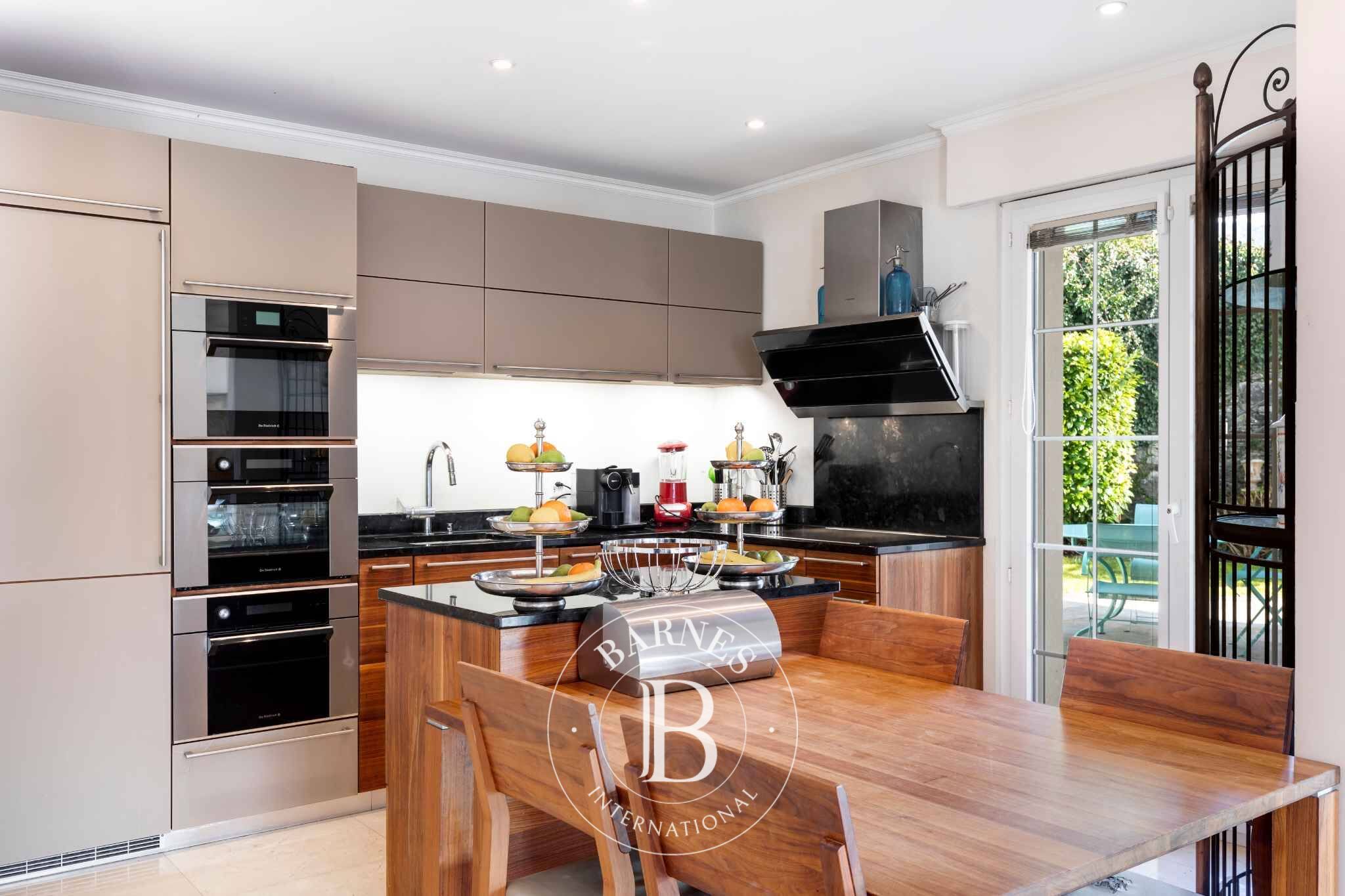 Villa Montreux - picture 15