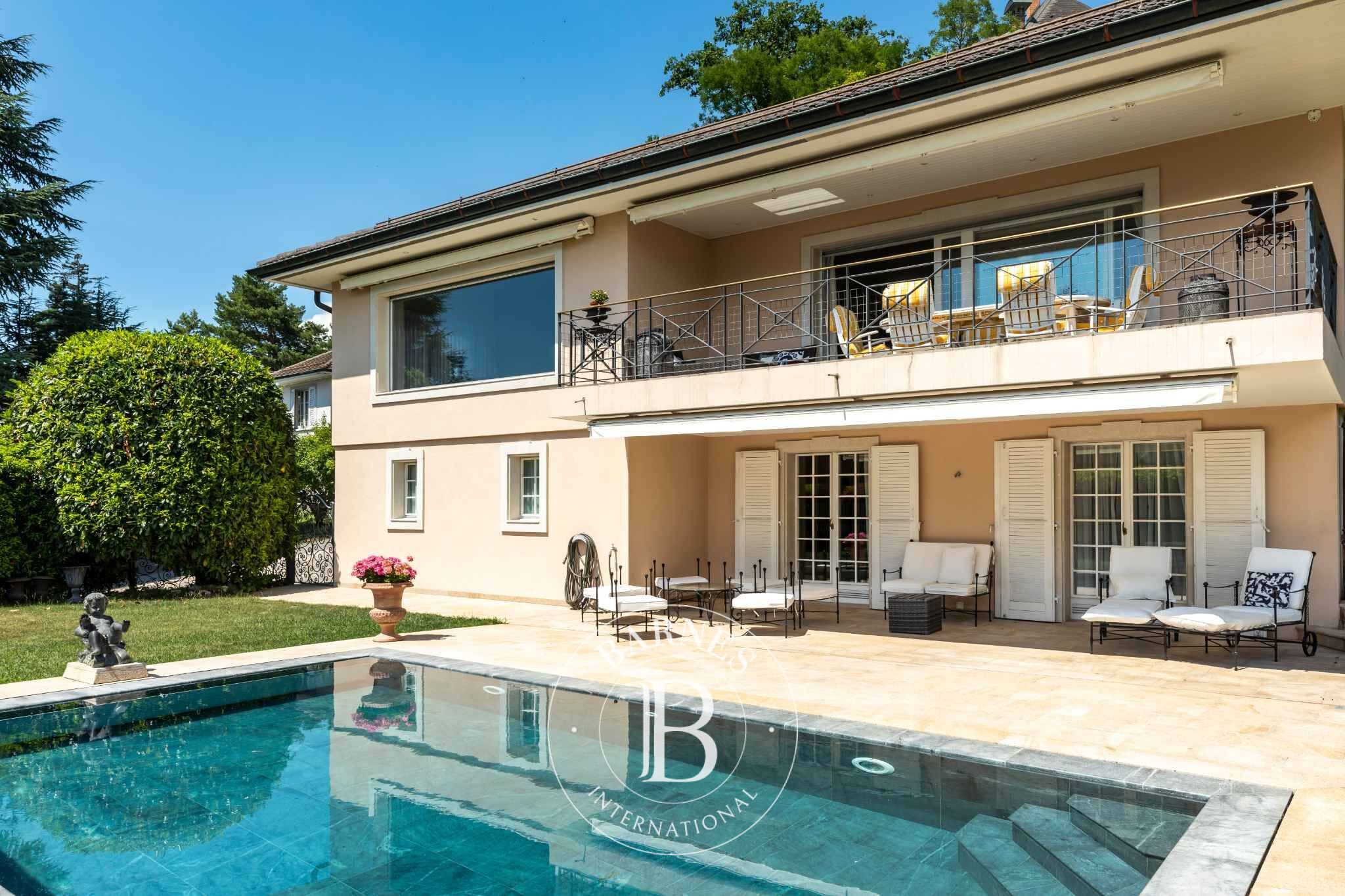 Villa Montreux - picture 4