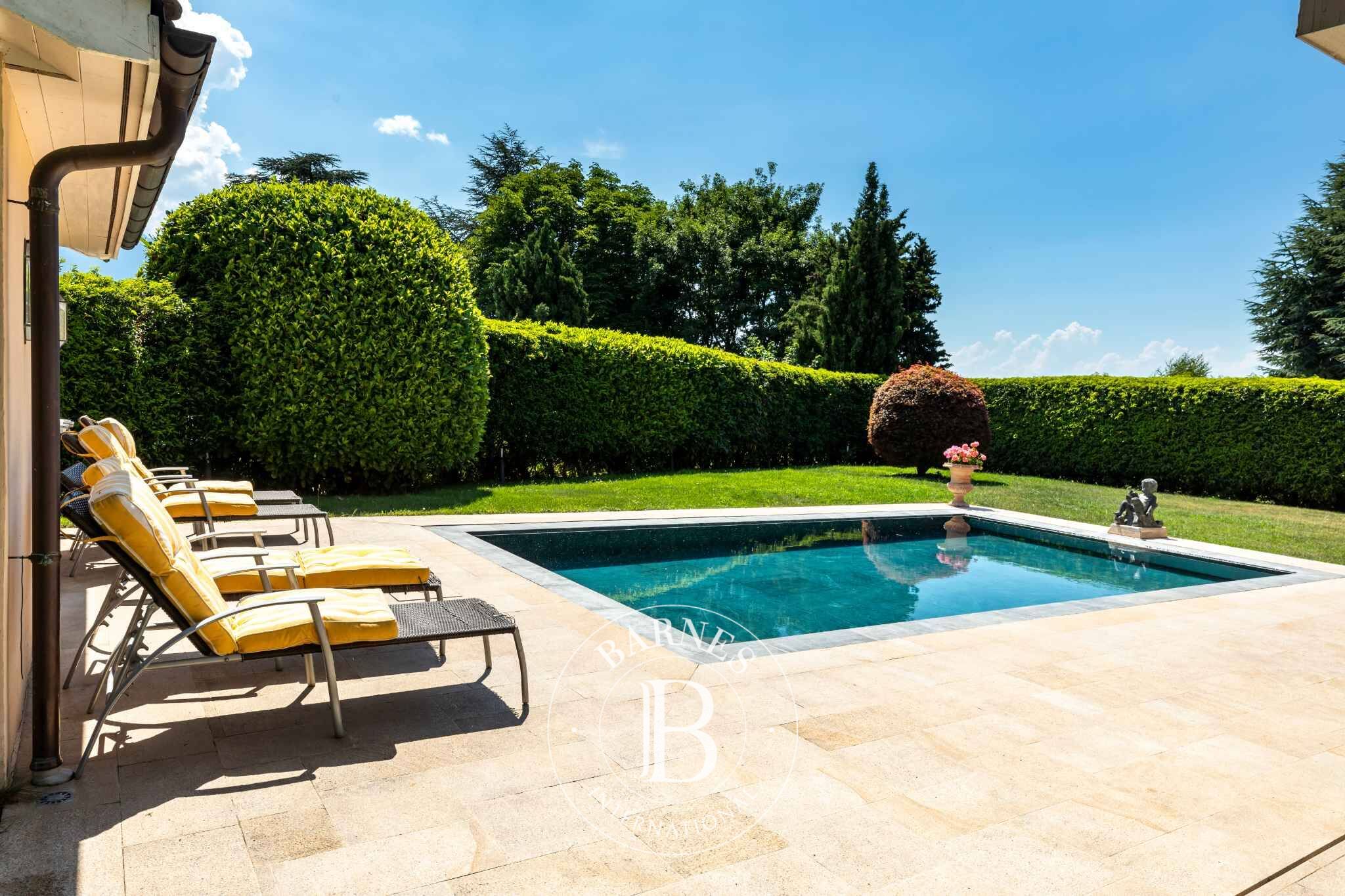 Villa Montreux - picture 19