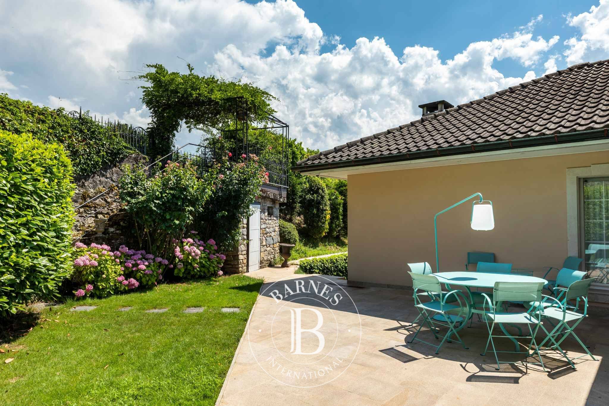 Villa Montreux - picture 29