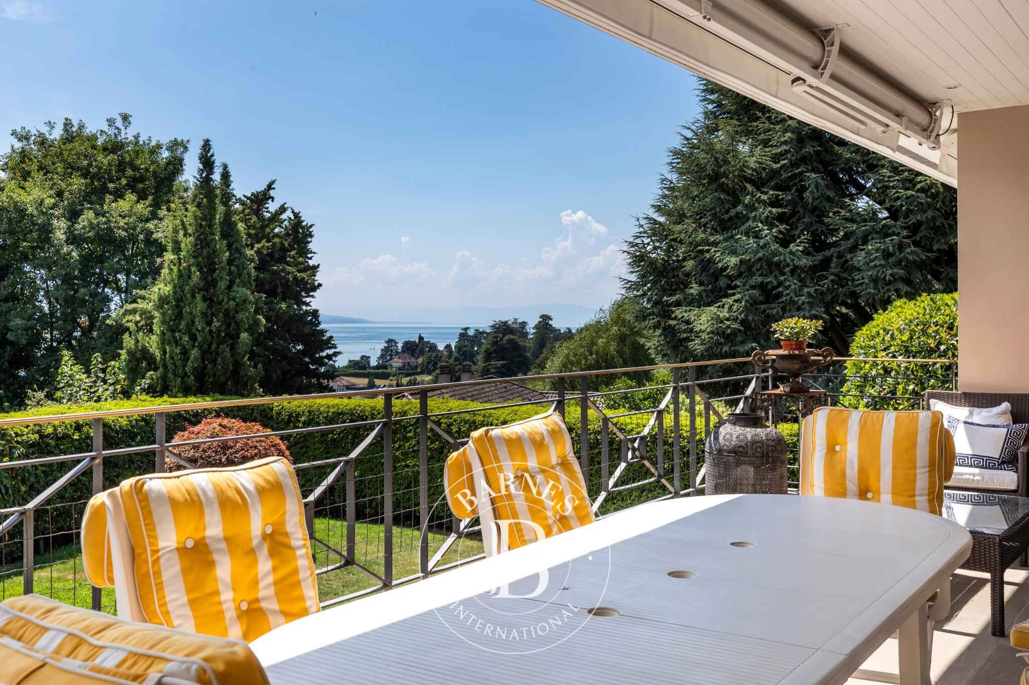 Villa Montreux - picture 28