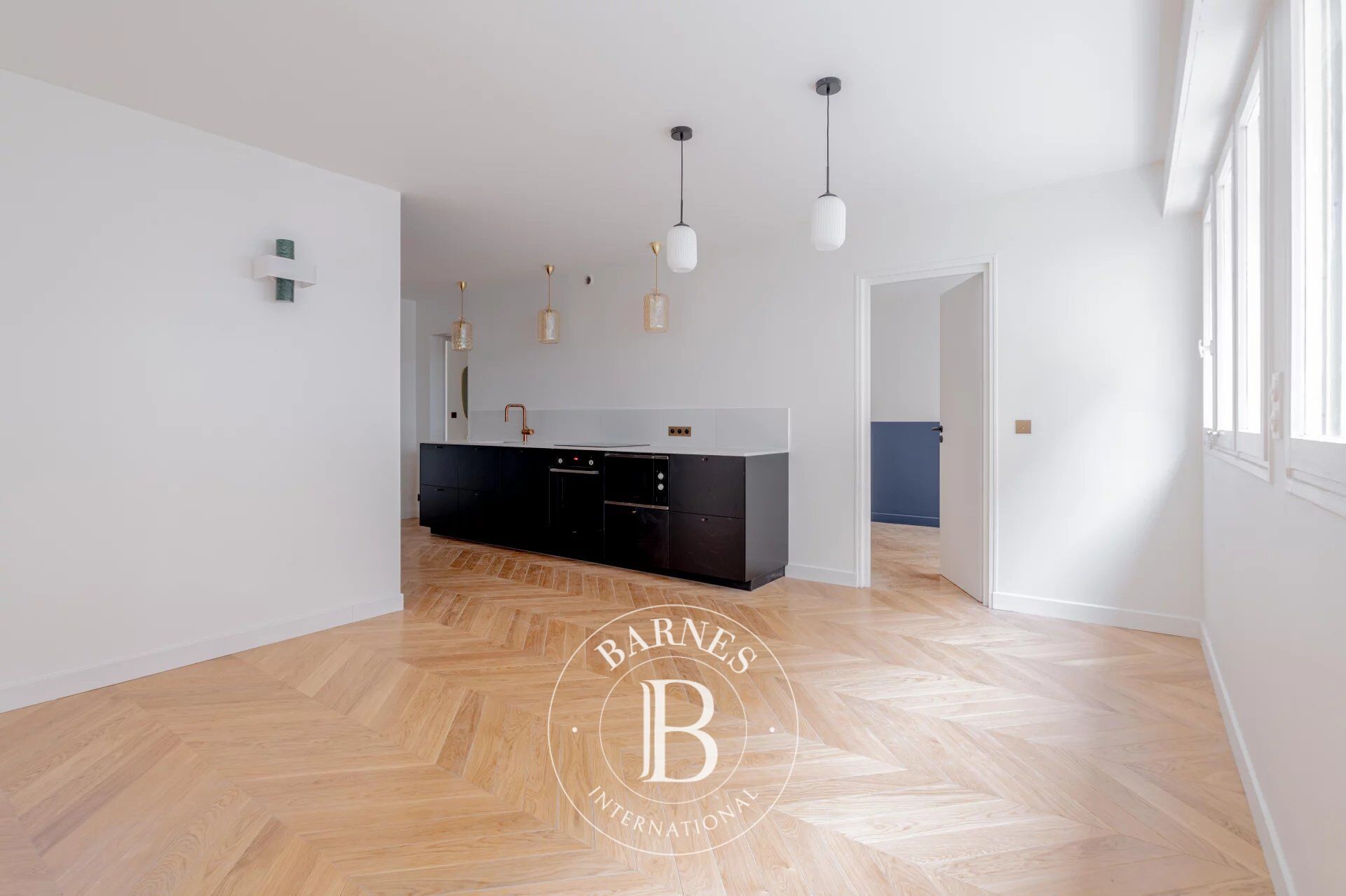 Paris 14 - Plaisance - Renovated apartment - 6 rooms (5 bedrooms) - Ideal for professionals & rental investment - picture 3