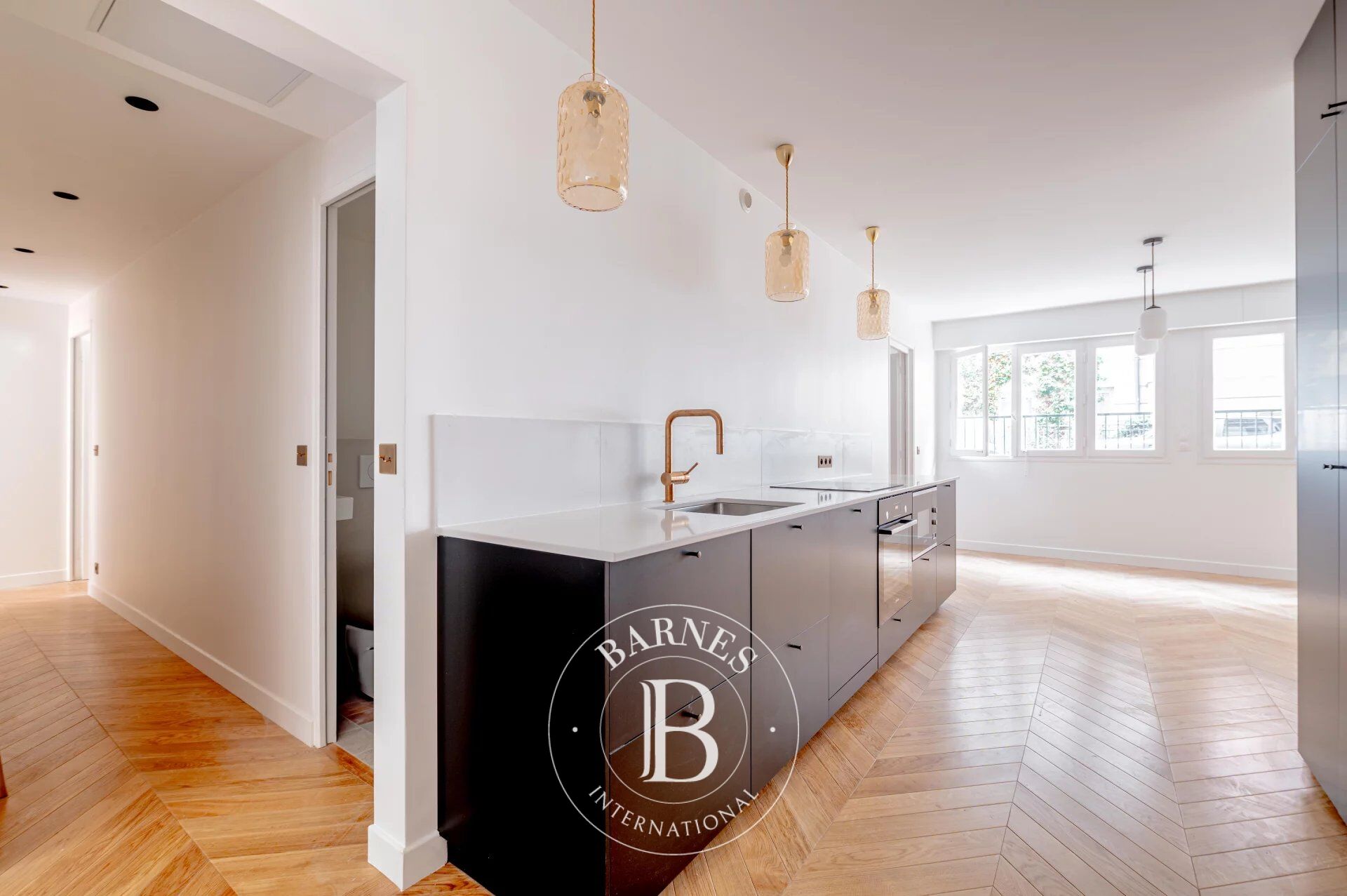 Paris 14 - Plaisance - Renovated apartment - 6 rooms (5 bedrooms) - Ideal for professionals & rental investment - picture 1