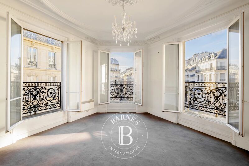 EXCLUSIVITE - PARIS 9 - CONDORCET - MAUBEUGE - ETAGE ELEVE - VUE DEGAGEE - ASC - BALCON - SUD - 4 CHAMBRES