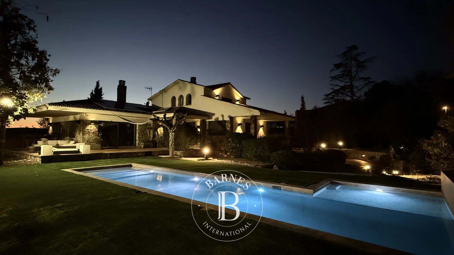 Maison avec intimité totale à Bellaterra, Barcelone - picture 3