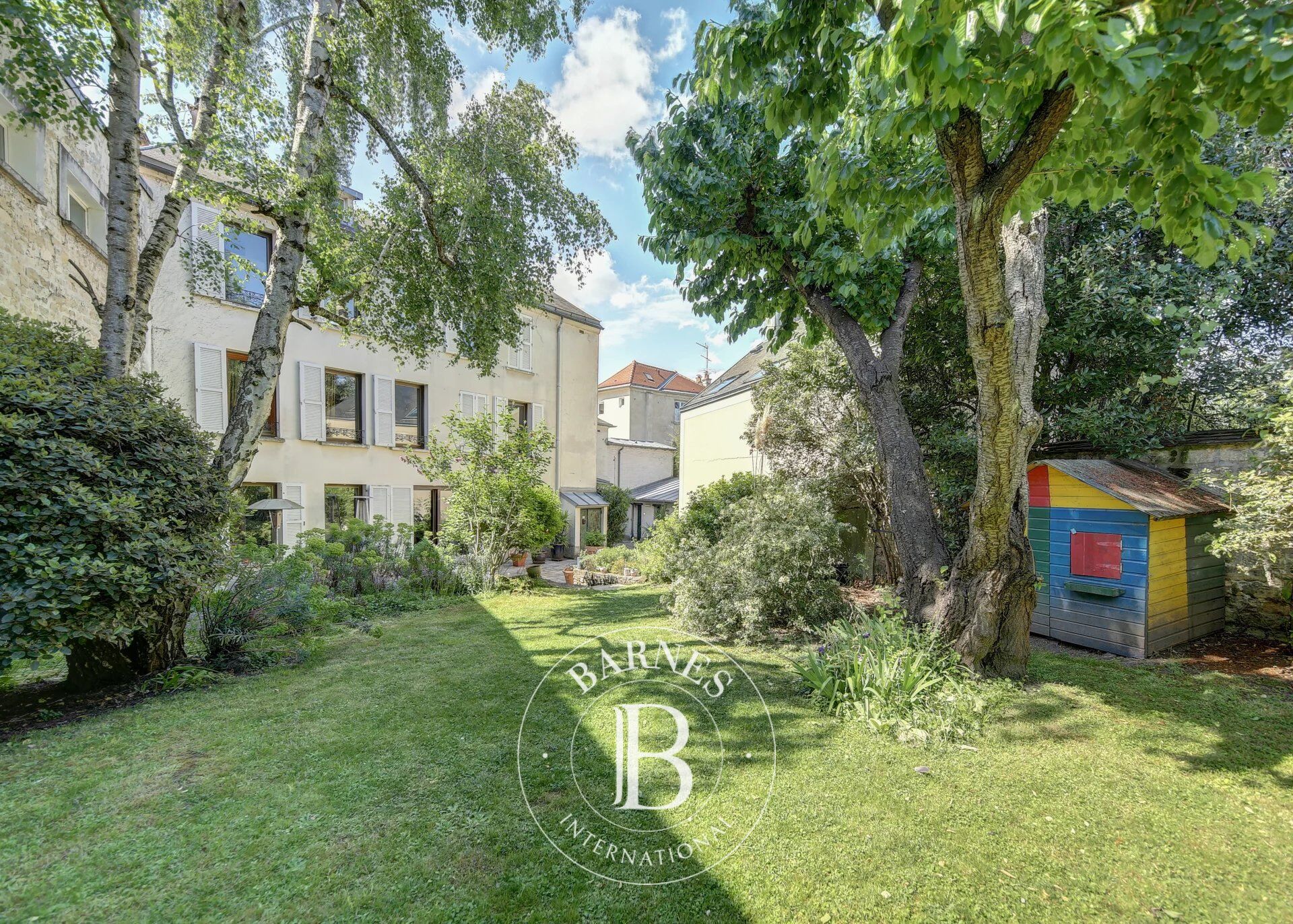 EXCLUSIVITE - SAINT-GERMAIN-EN-LAYE - COEUR DE VILLE - RER A - MAISON DE 303 m² - JARDIN SANS VIS-A-VIS - picture 1