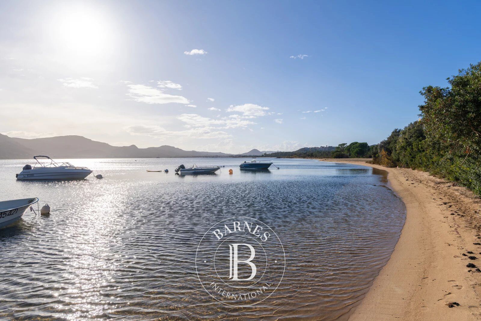 Porto-Vecchio, Marina di Fiori, Villa plage à pied, vue mer panoramique, 4 chambres, piscine chauffée - picture 1