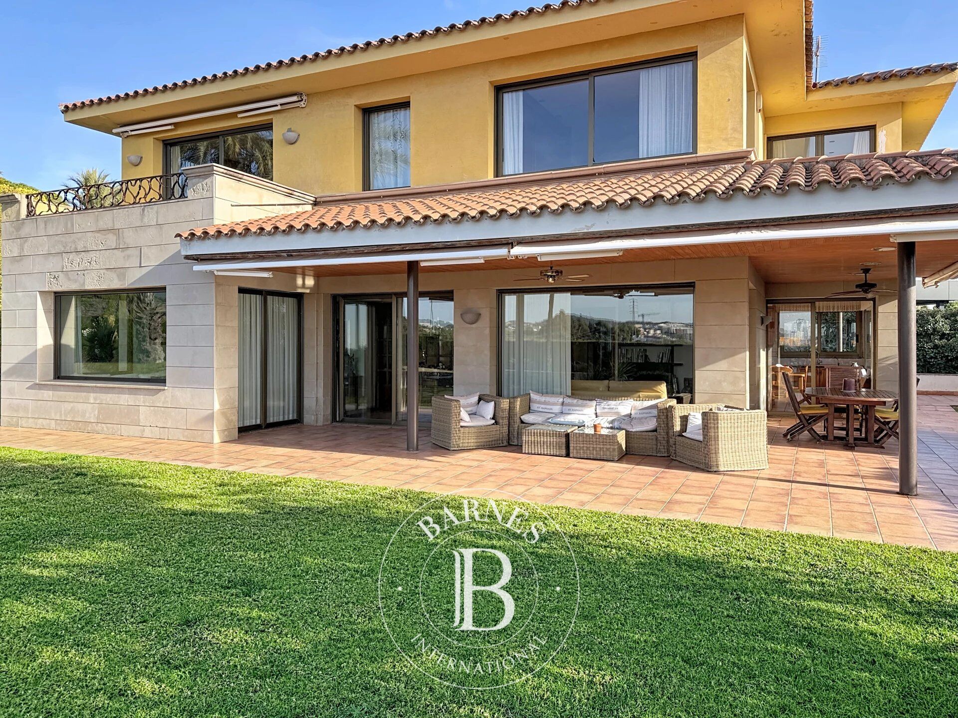 Villa en Can Teixidó, El Masnou, Barcelona. - picture 3