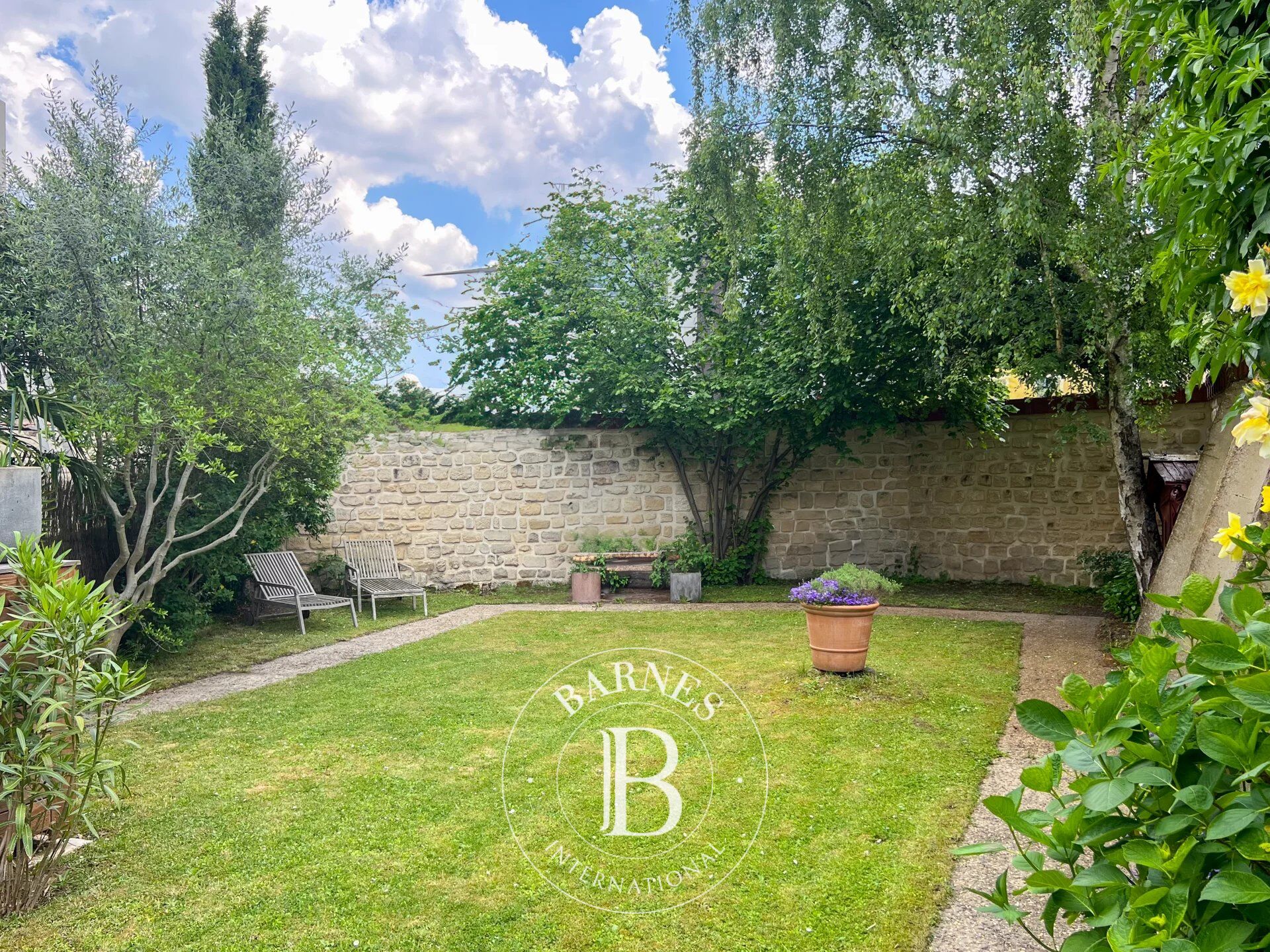 A vendre-Saint Germain en laye-RER A -Maison de charme-6 chambres- - picture 3