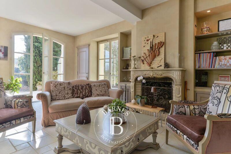 Vendu, Bastide Saint-Didier-au-Mont-d'Or - picture 2