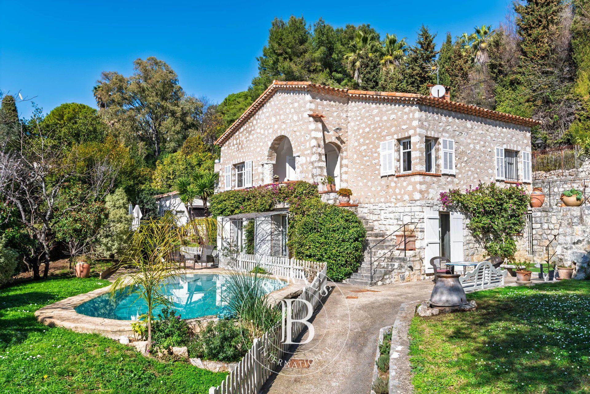 Saint-Paul de Vence - charmante villa en pierre avec piscine - picture 1