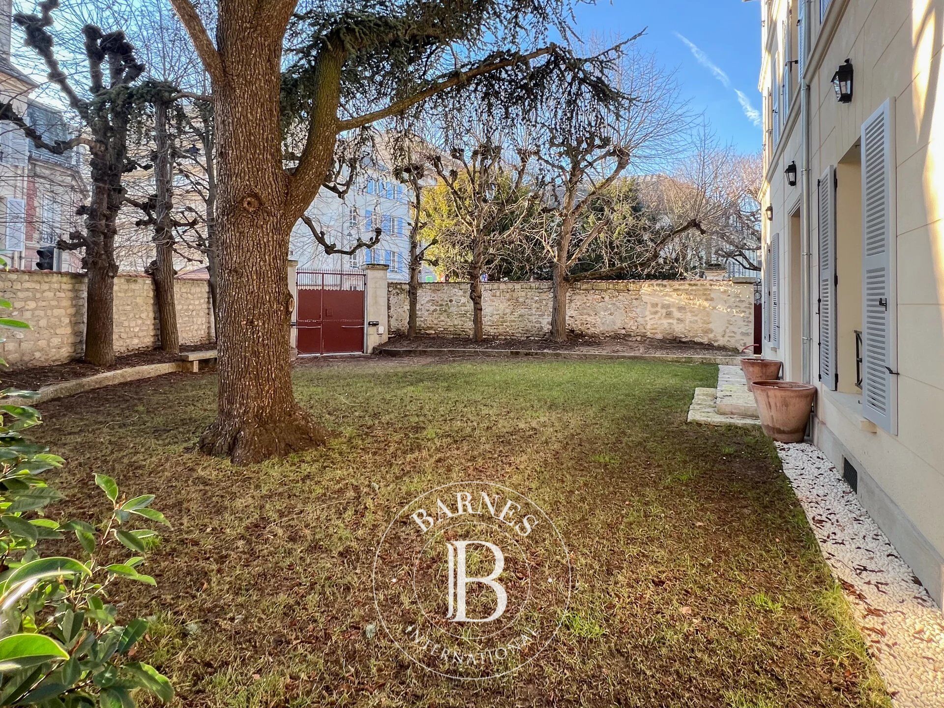 Saint Germain en Laye - Superb renovated Townhouse-7 bedrooms- - picture 3