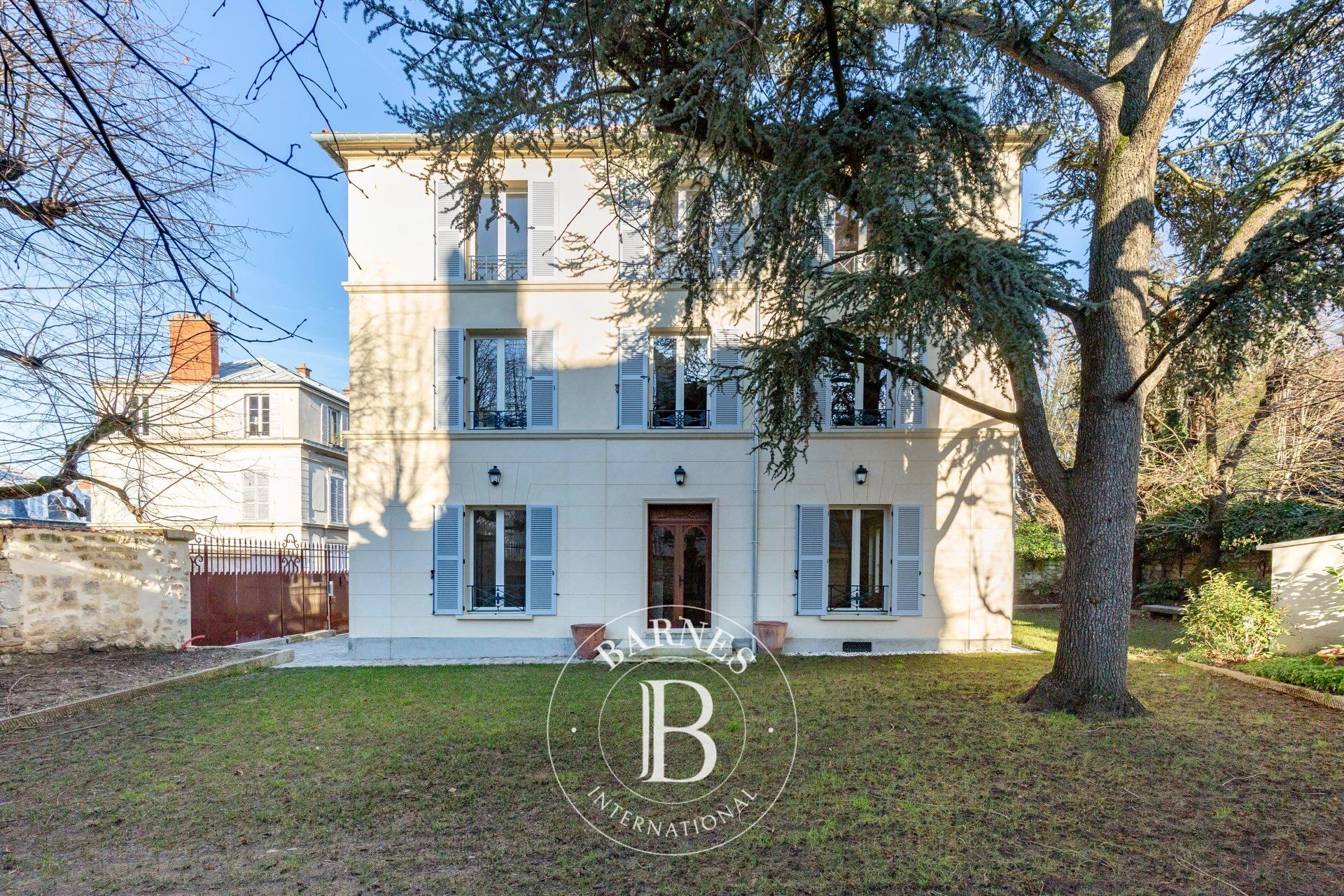 Saint Germain en Laye - Superb renovated Townhouse-7 bedrooms- - picture 1