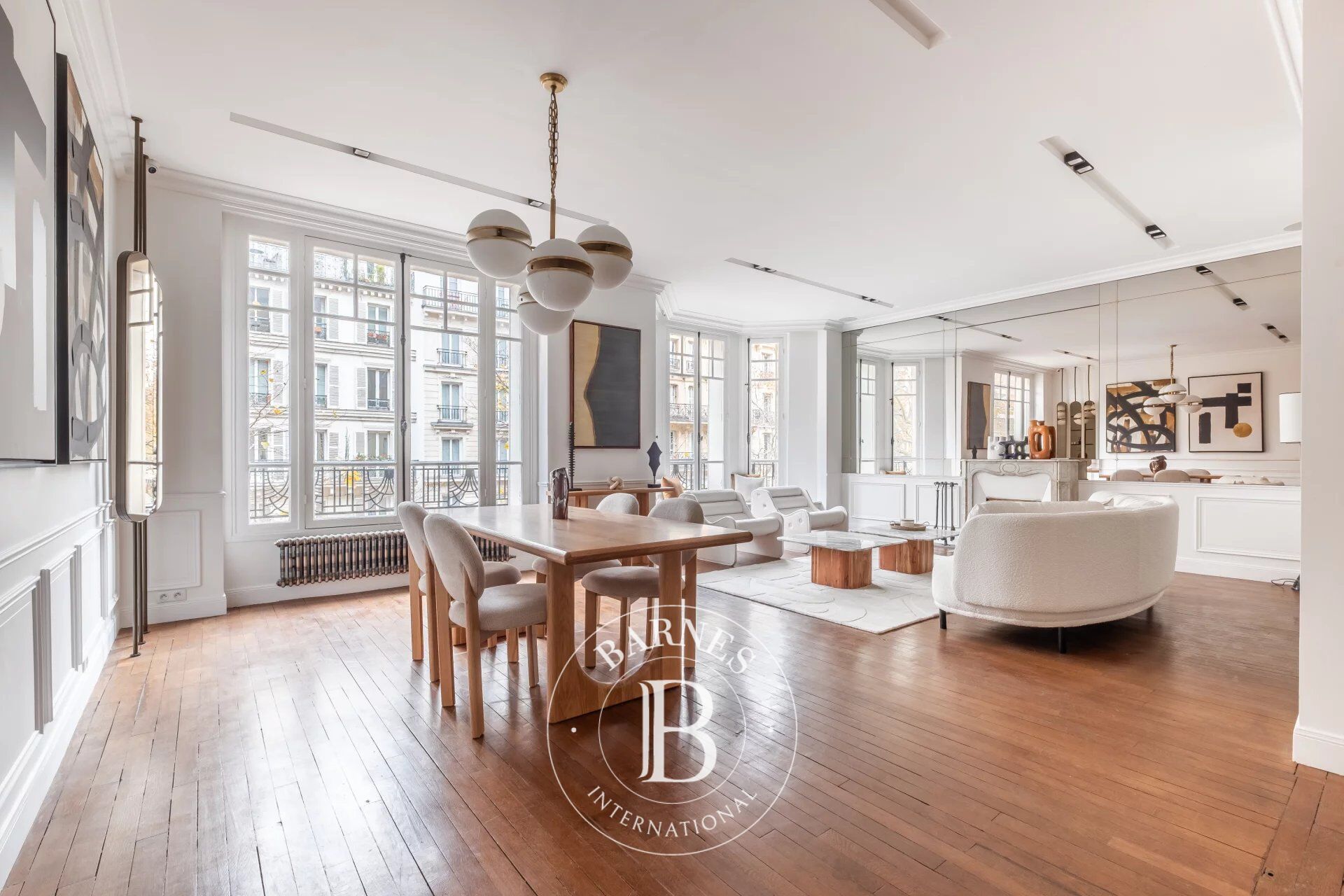 Paris 7 - Ecole Militaire - 3-bed apartment - Immaculate condition - picture 2