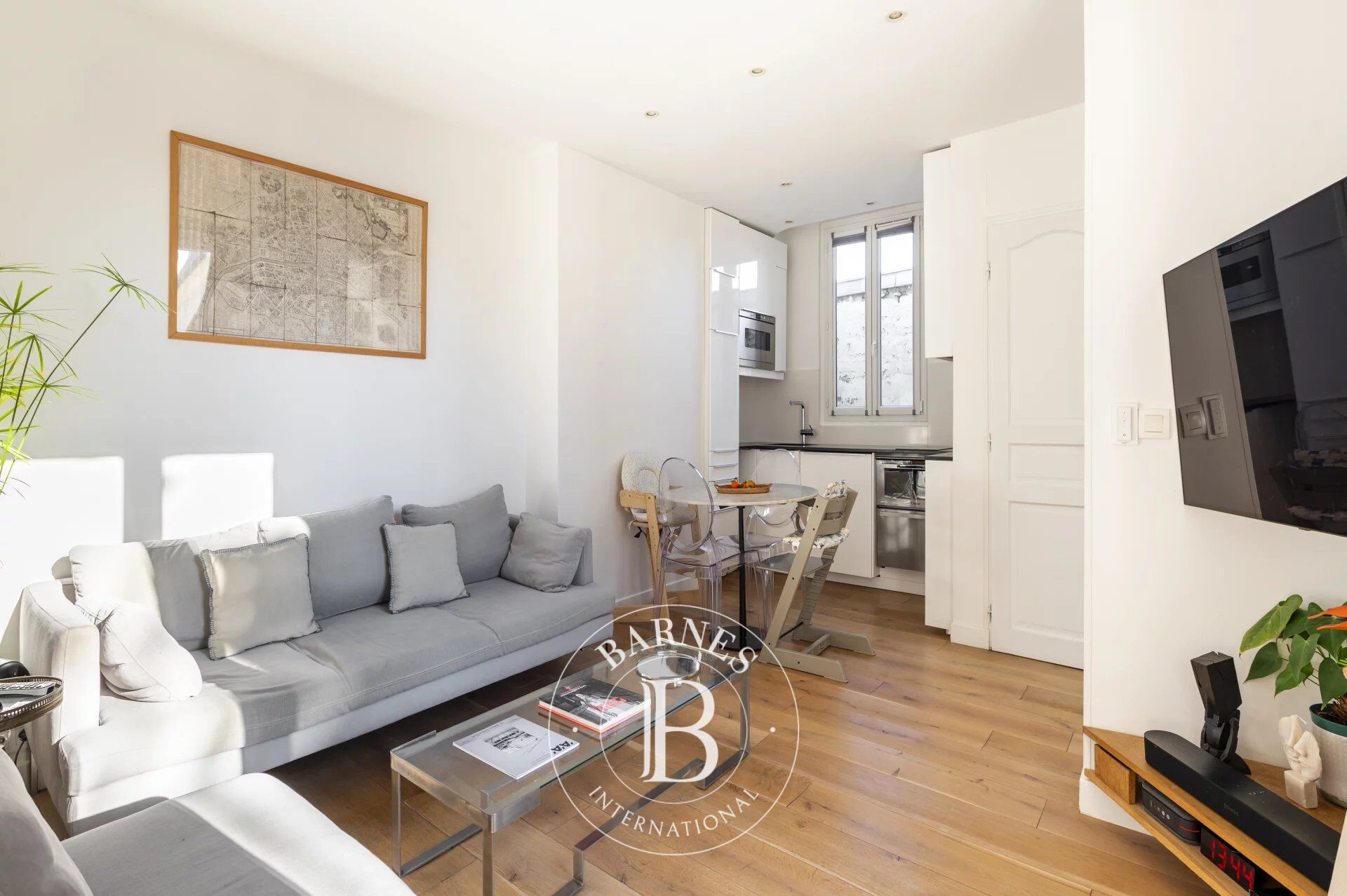 RODIER/CONDORCET - 4ème ETAGE - 2 CHAMBRES - PLEIN SUD - LUMIERE - CALME - picture 2