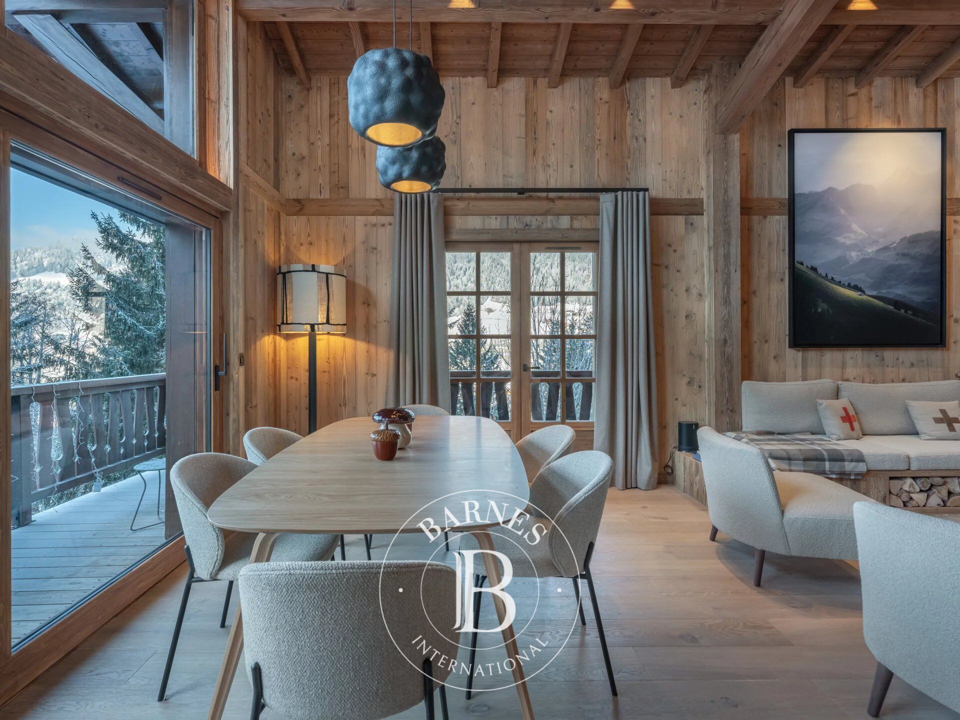 MEGÈVE - QUIET - SPACIOUS 118 M² APARTMENT WITH 3 BEDROOMS - picture 1