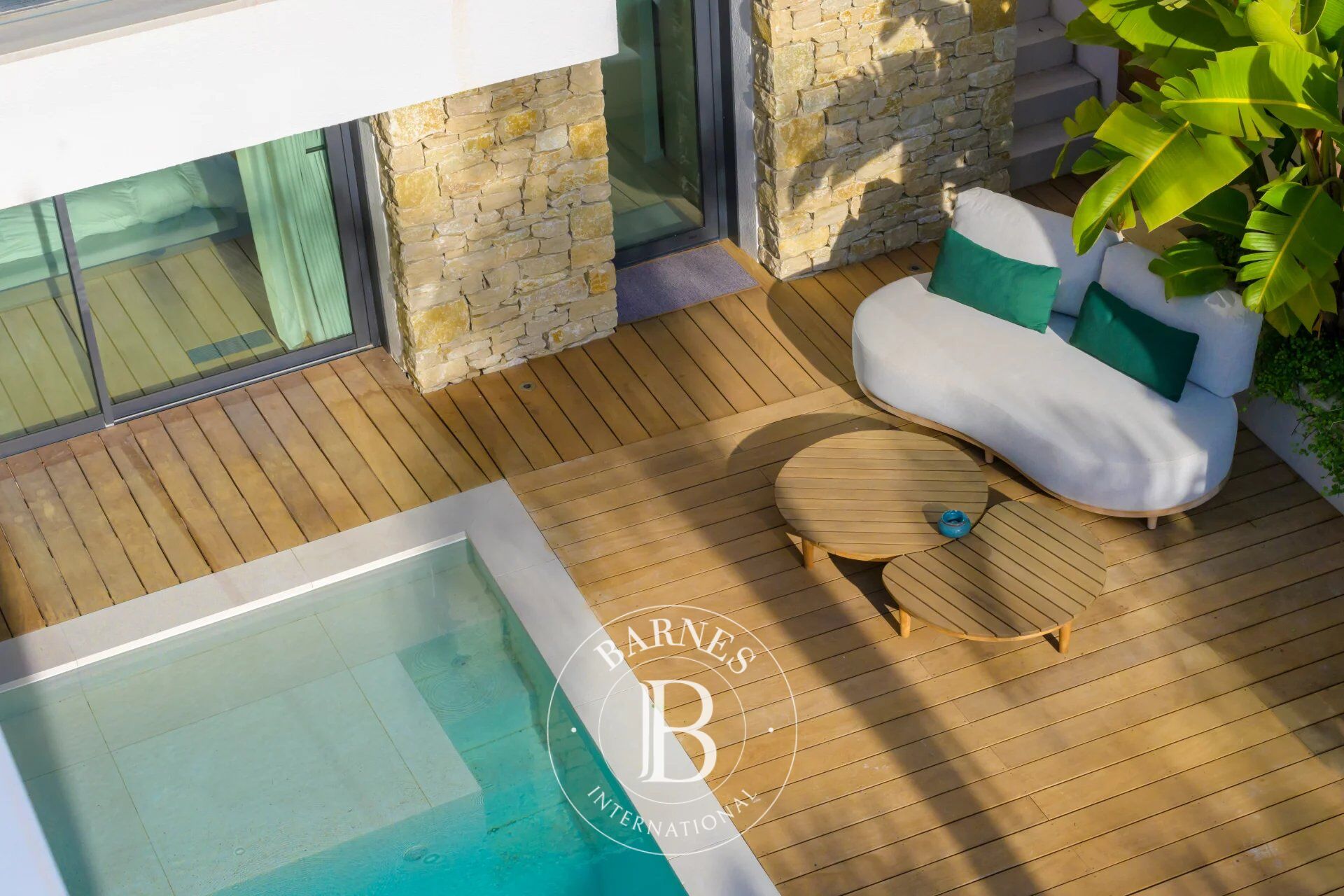 À VENDRE - PROPRIÉTÉ D'EXCEPTION - CENTRE VILLE - VUE PANORAMIQUE - PISCINE - 4 CHAMBRES - BUREAU. - picture 3