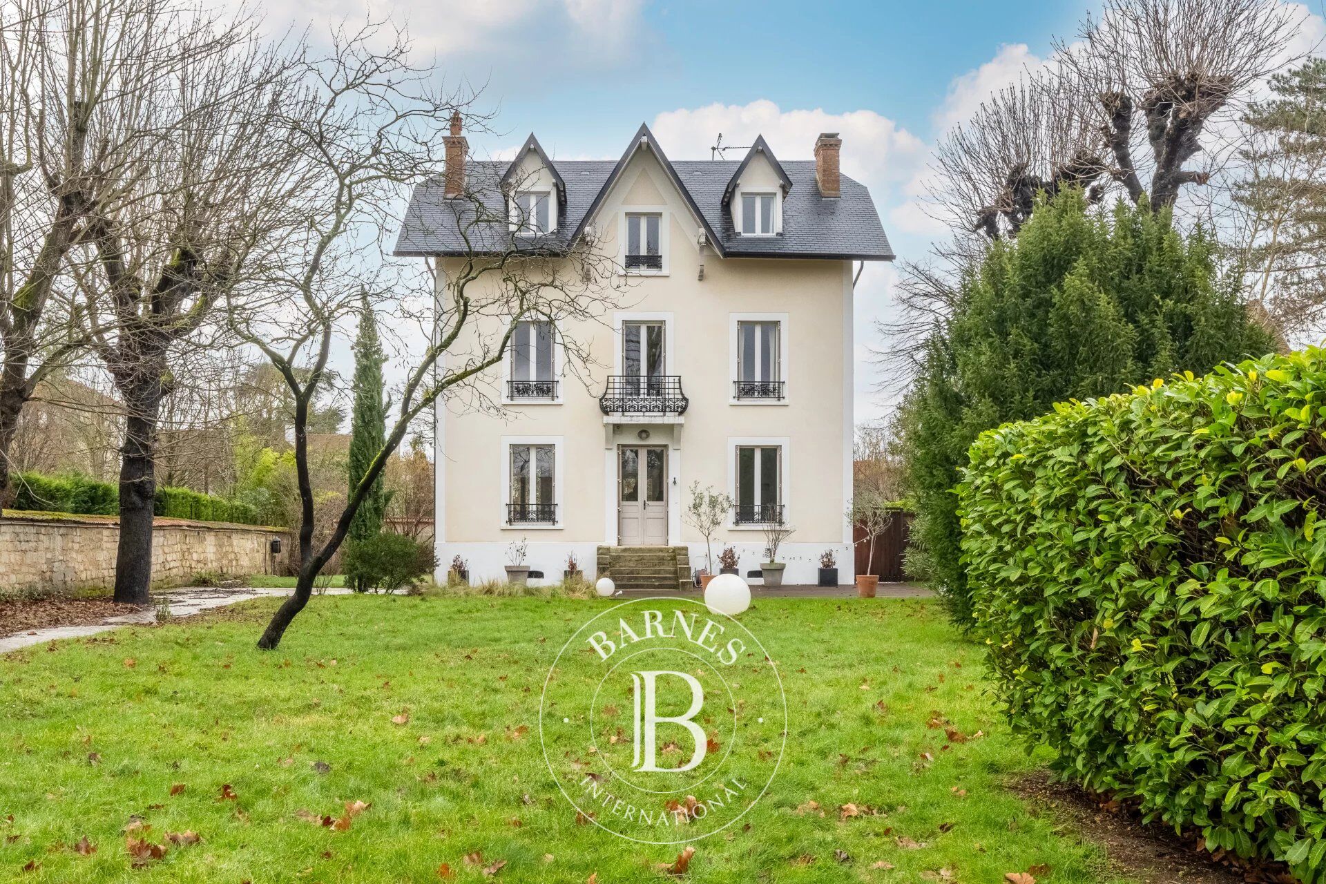 CROISSY-SUR-SEINE, Maison rénovée fin XIXe, 5 chambres  sur 1.500 m² de terrain. - picture 1