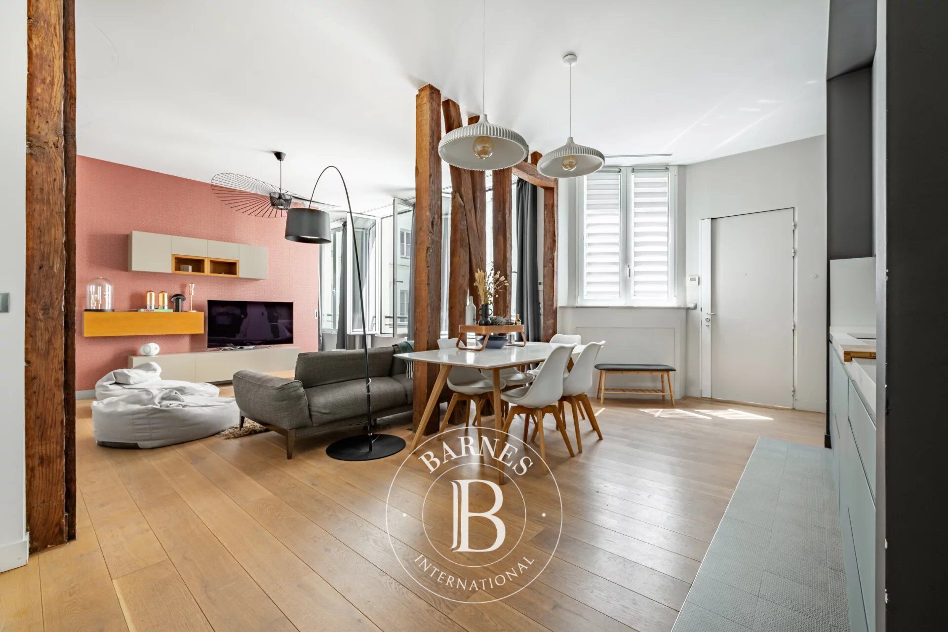 Apartment for sale - Paris 2 - Opéra - Renovated by an architect - 2 bedrooms - Lift - picture 1