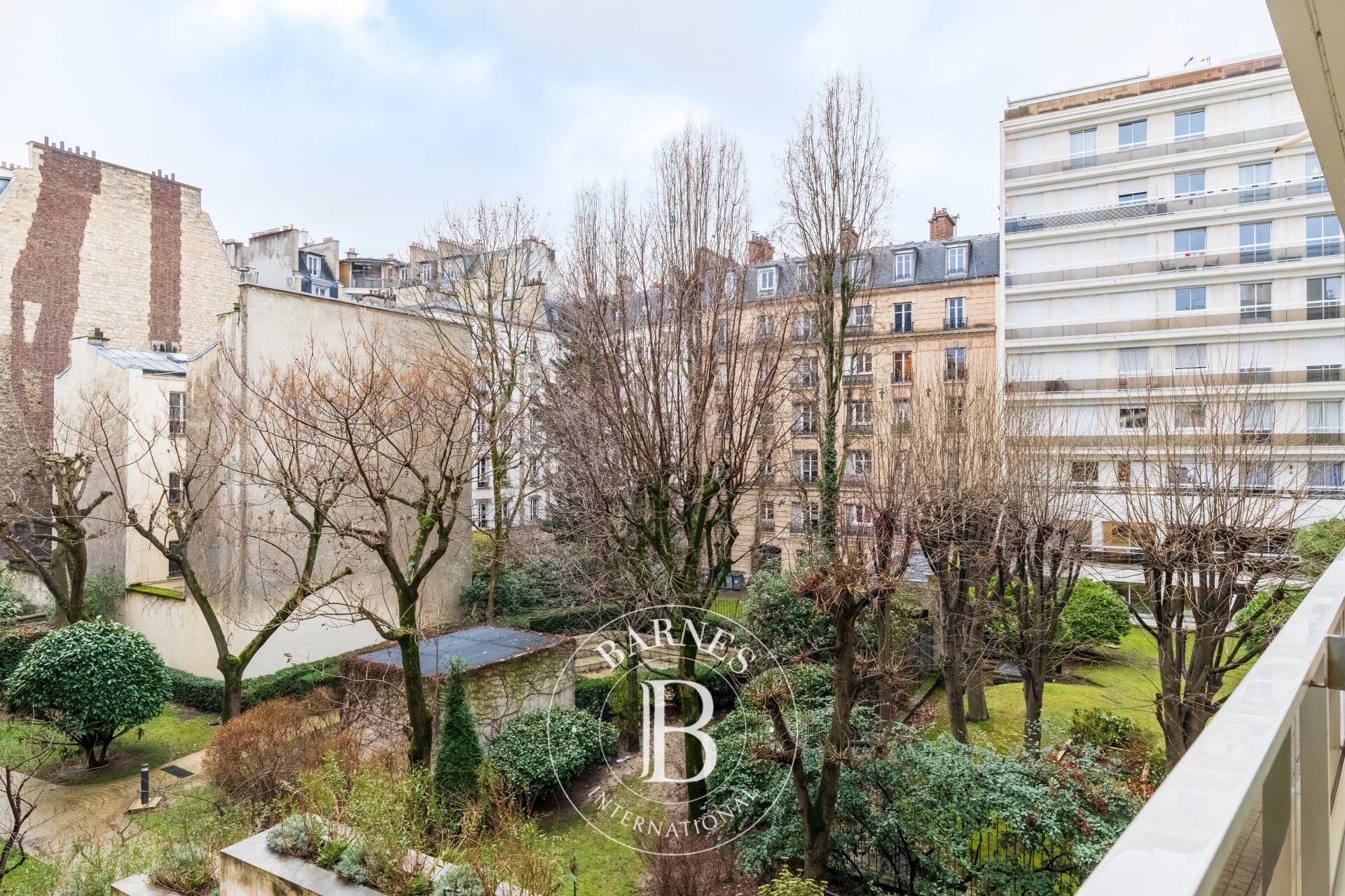 Neuilly - Town Hall - 2/3-bed apartment - Wide balconies - picture 1