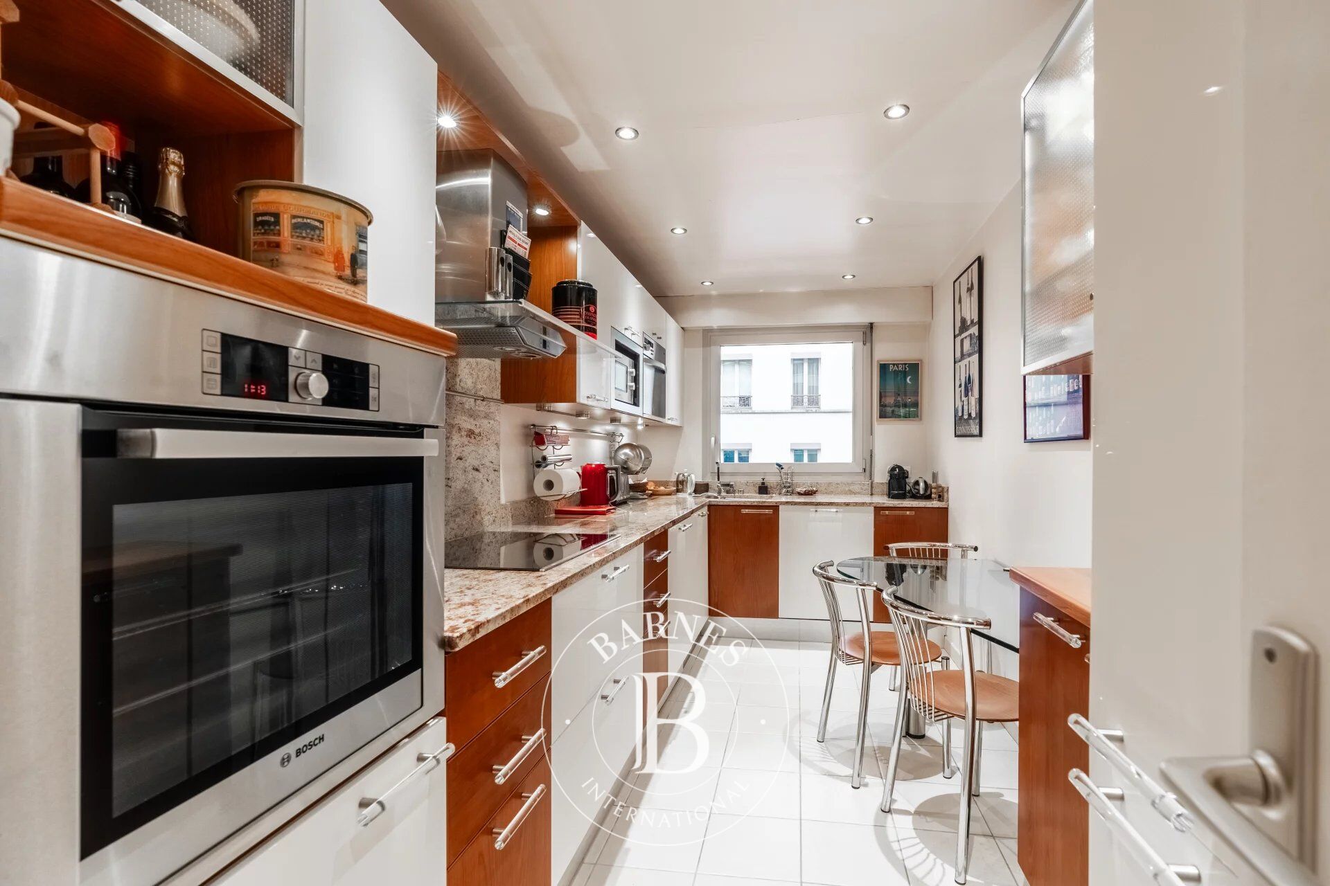 Neuilly - Town Hall - 2/3-bed apartment - Wide balconies - picture 3