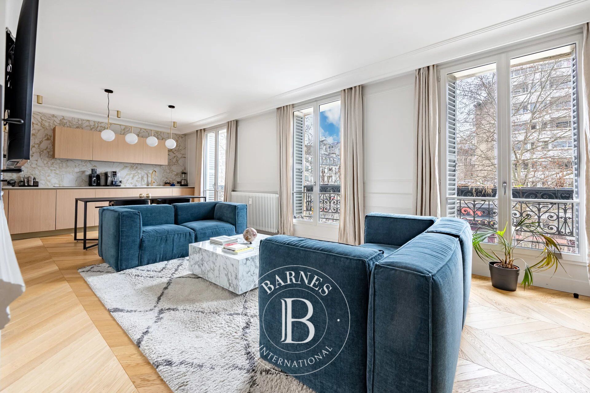 Paris 9ème - PIERRE FONTAINE - 3 CHAMBRES - 3ème ETAGE - ASC - VUE DEGAGEE - BELLES PRESTATIONS - picture 2