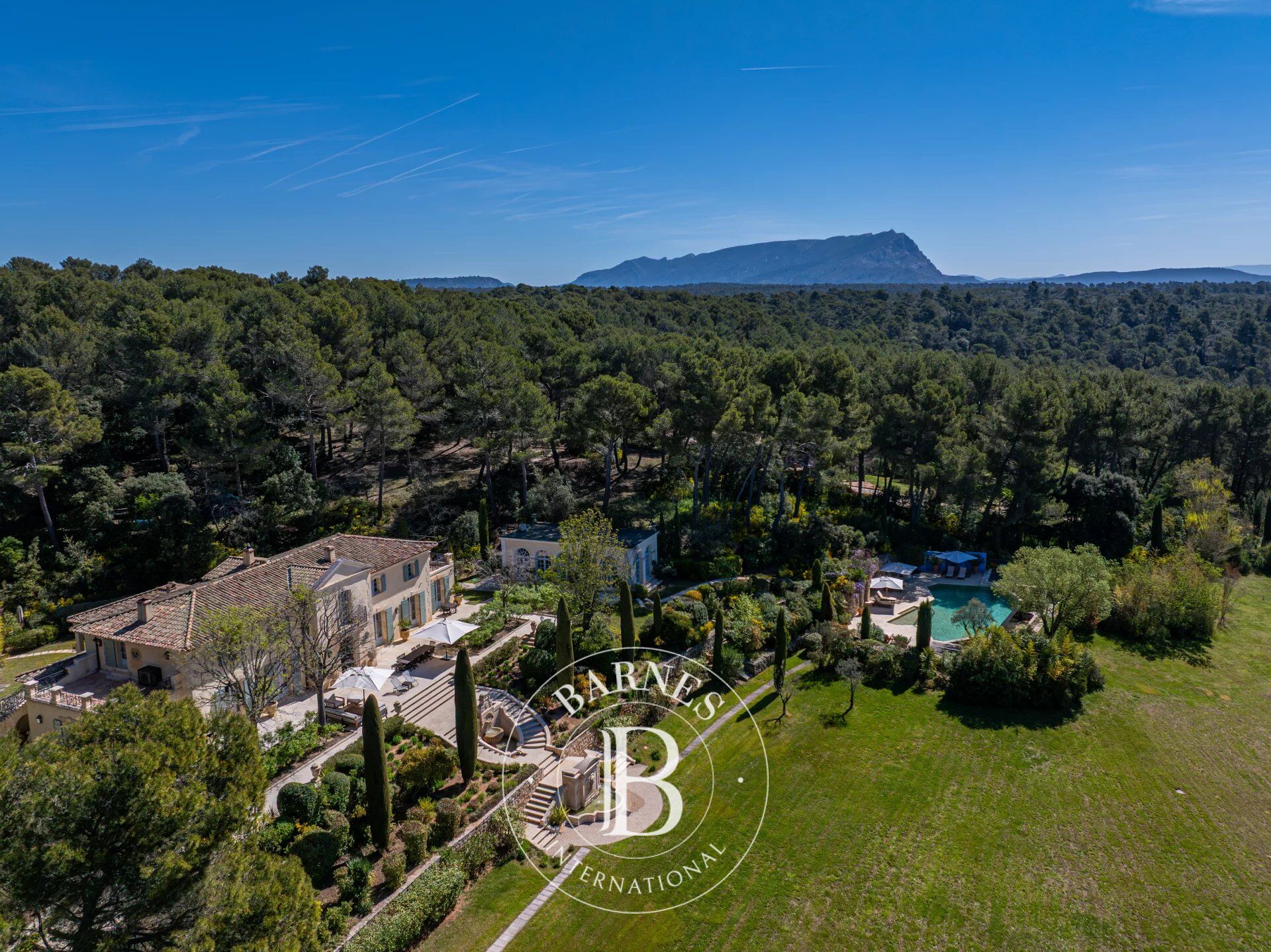 AIX-EN-PROVENCE – BASTIDE D’EXCEPTION 560 M² – ANNEXES – PARC 5,6 HECTARES – VUE PANORAMIQUE - picture 1
