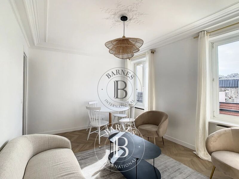 Loué, Appartement Paris 8ème - picture 2