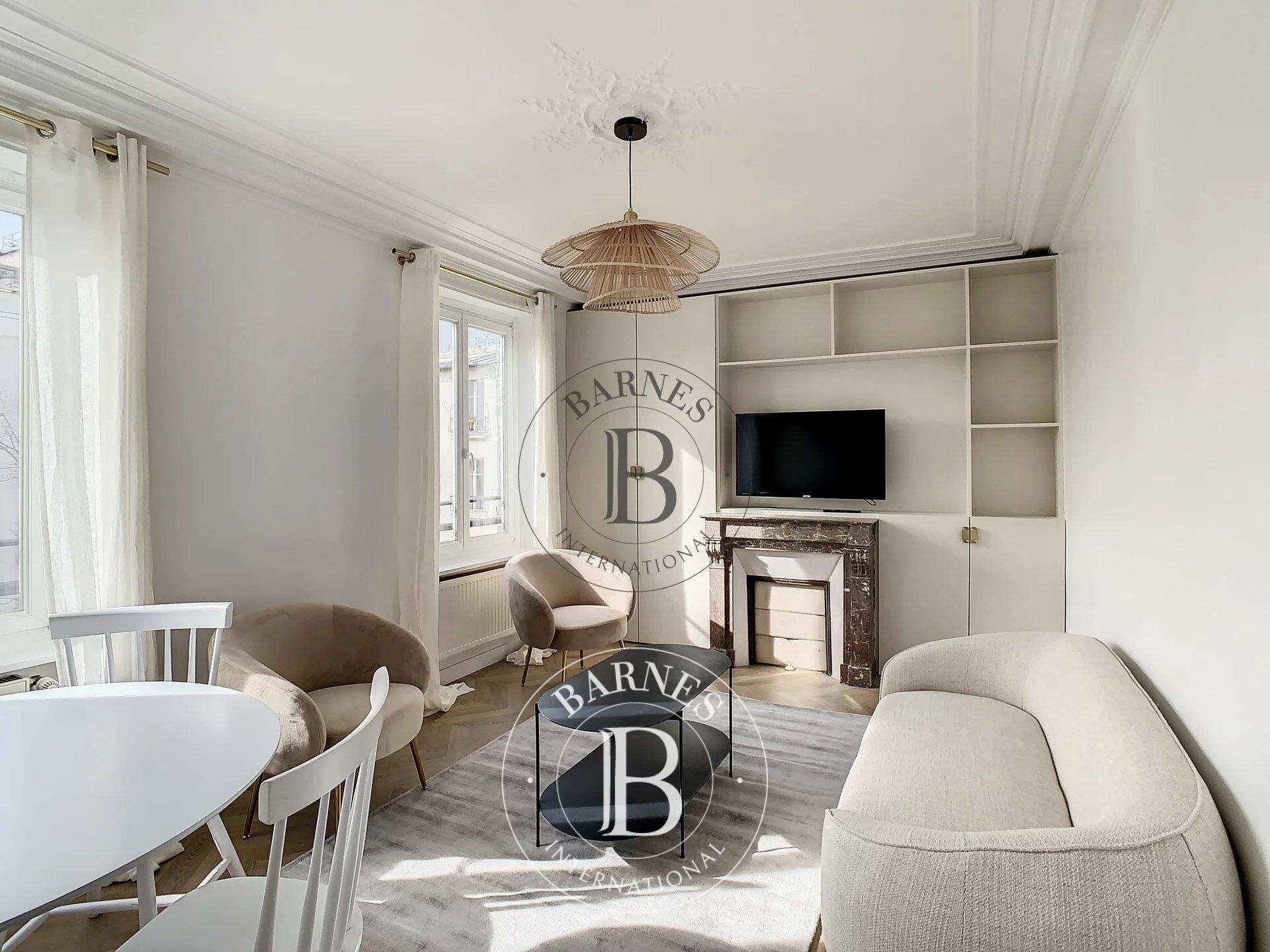 Piso Paris 8ème - picture 1