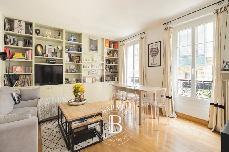 Sold, Apartment Paris 18ème - picture 3