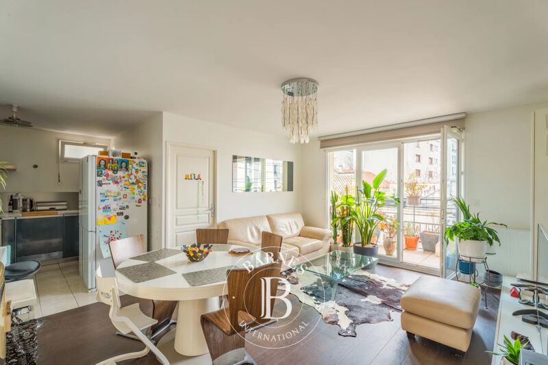 Pantin - Hoche metro station - 3 bedrooms - Bright and quiet