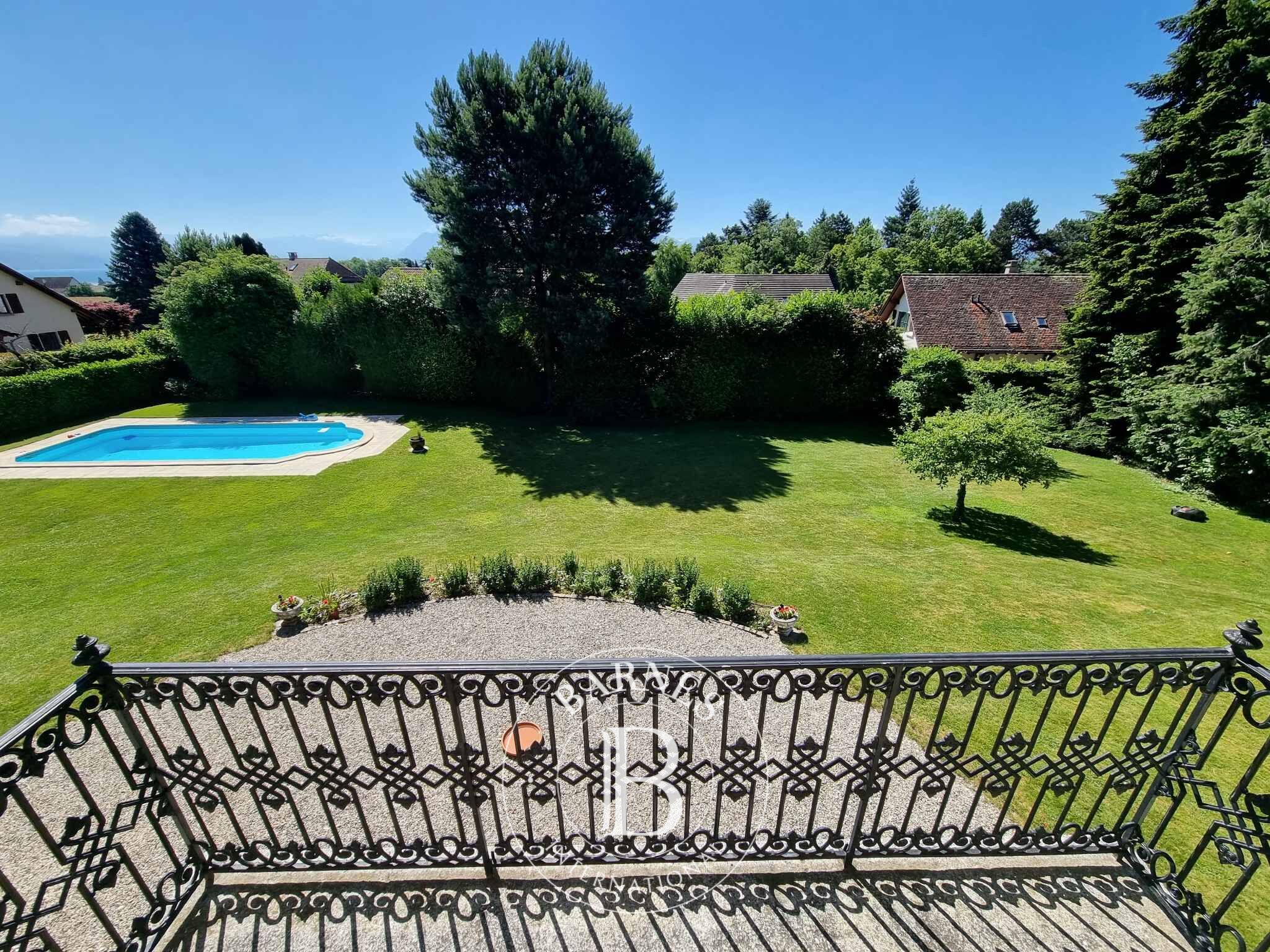 Villa Tolochenaz - picture 3