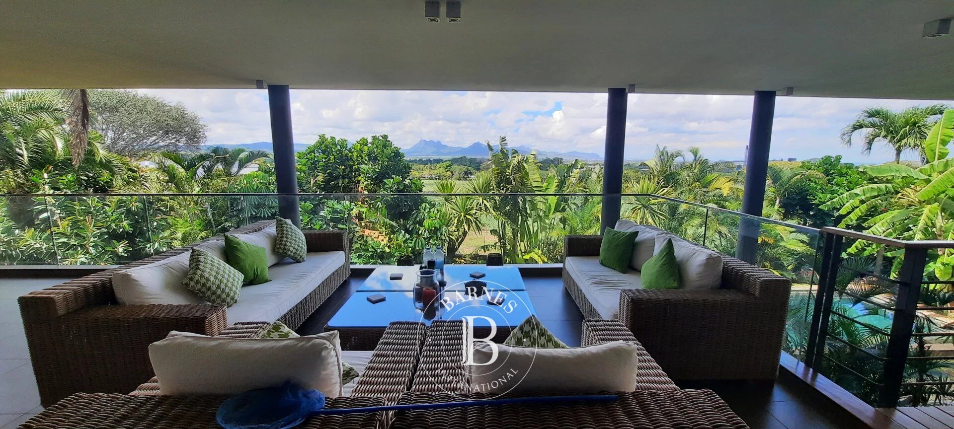 BELLEVUE - Semi-furnished Villa - 5 bedrooms - picture 2