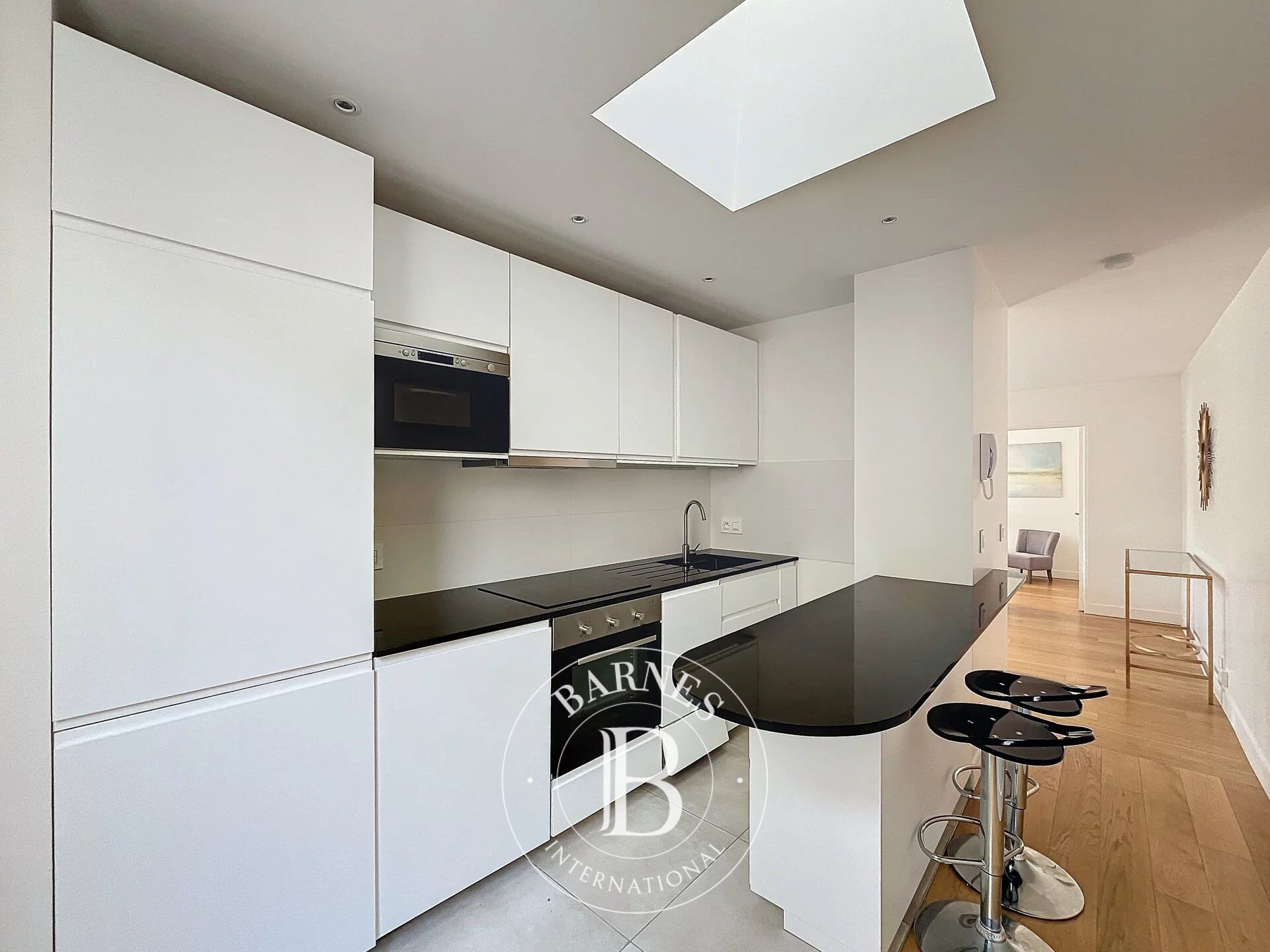 Piso Paris 8ème - picture 3