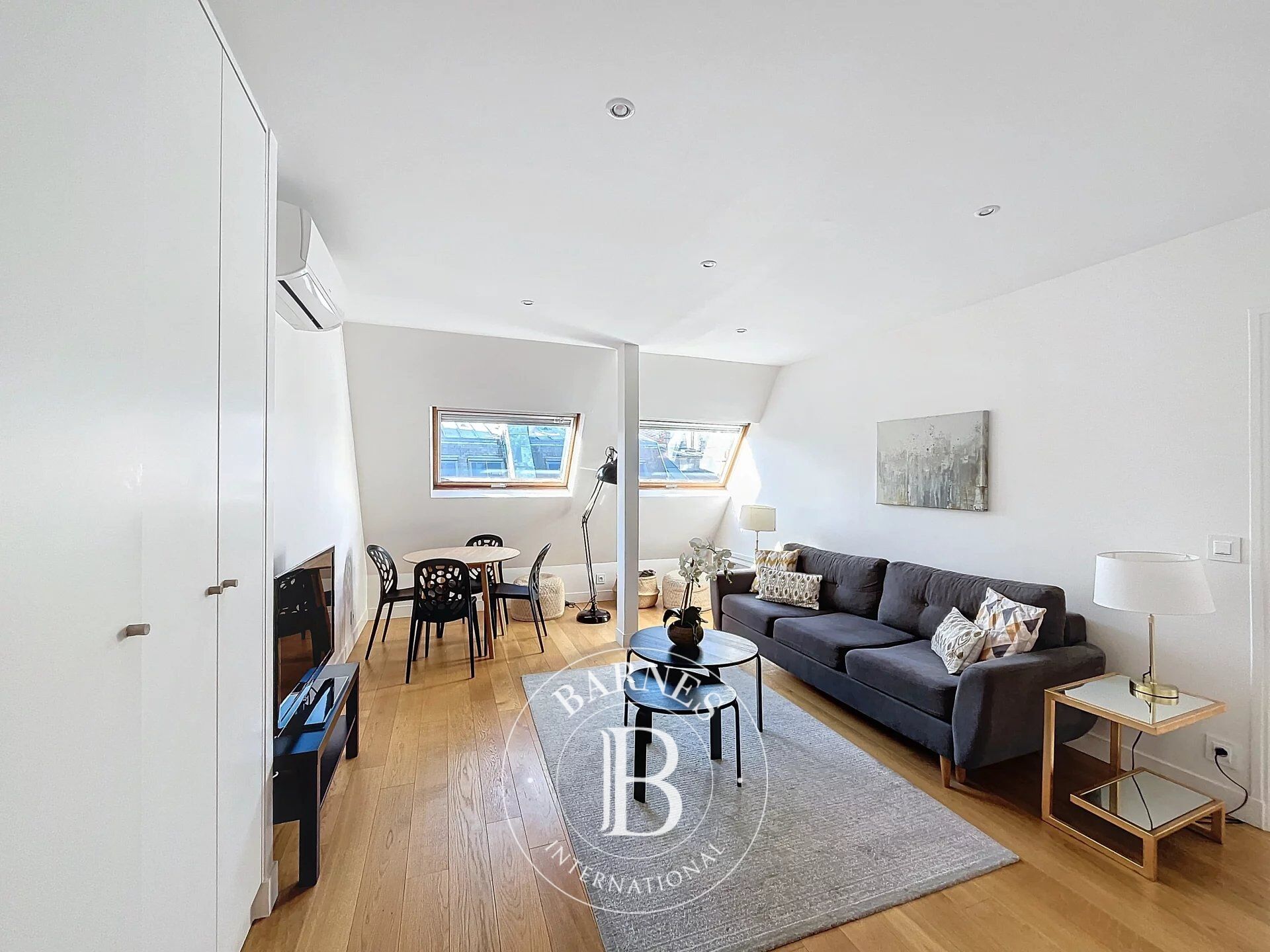 Piso Paris 8ème - picture 1