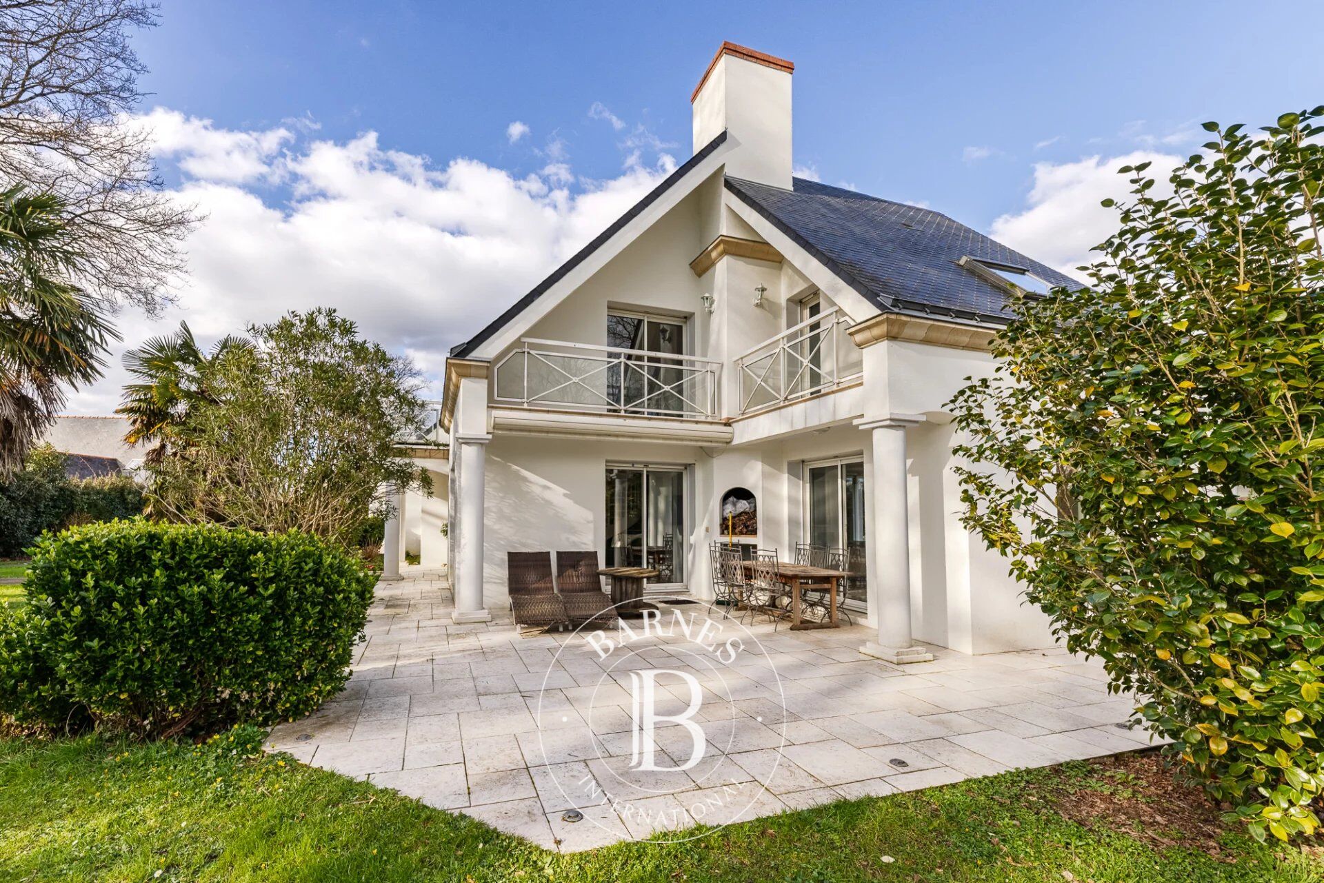 LA CHAPELLE-SUR-ERDRE - Maison contemporaine de 5 chambres avec jardin - picture 1