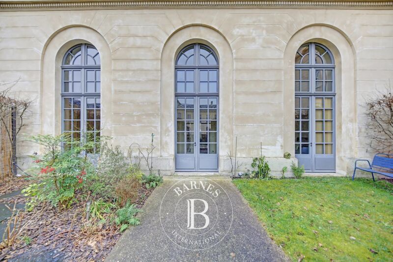 Sold, Apartment Versailles - picture 2