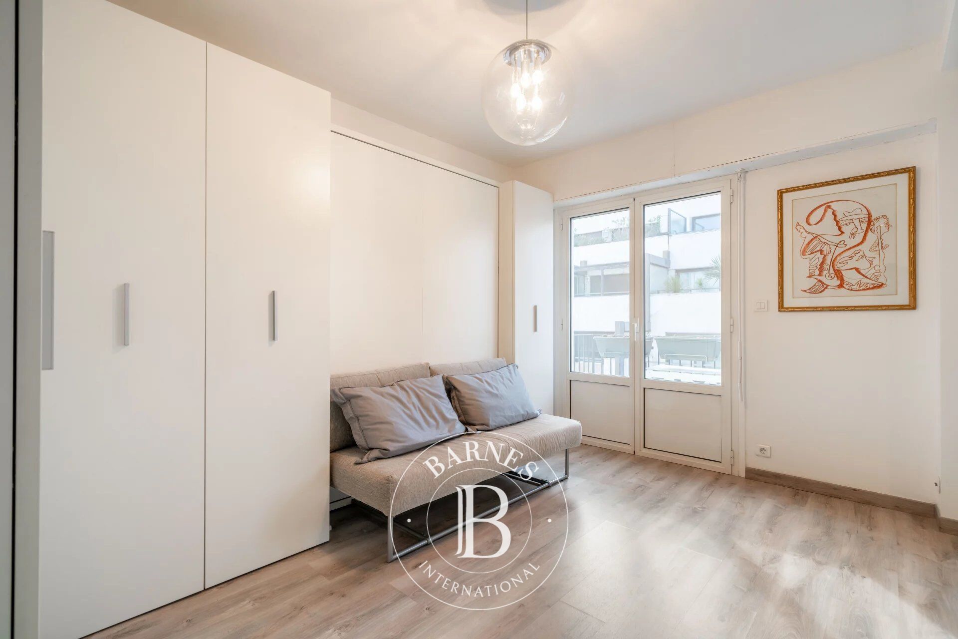 Cannes Banane - 1-bed apartment 100m (110 yards) from La Croisette - Sale of bare ownership with lifetime usufruct - Couple: 80-year-old Man & 83-year-old Woman - picture 3