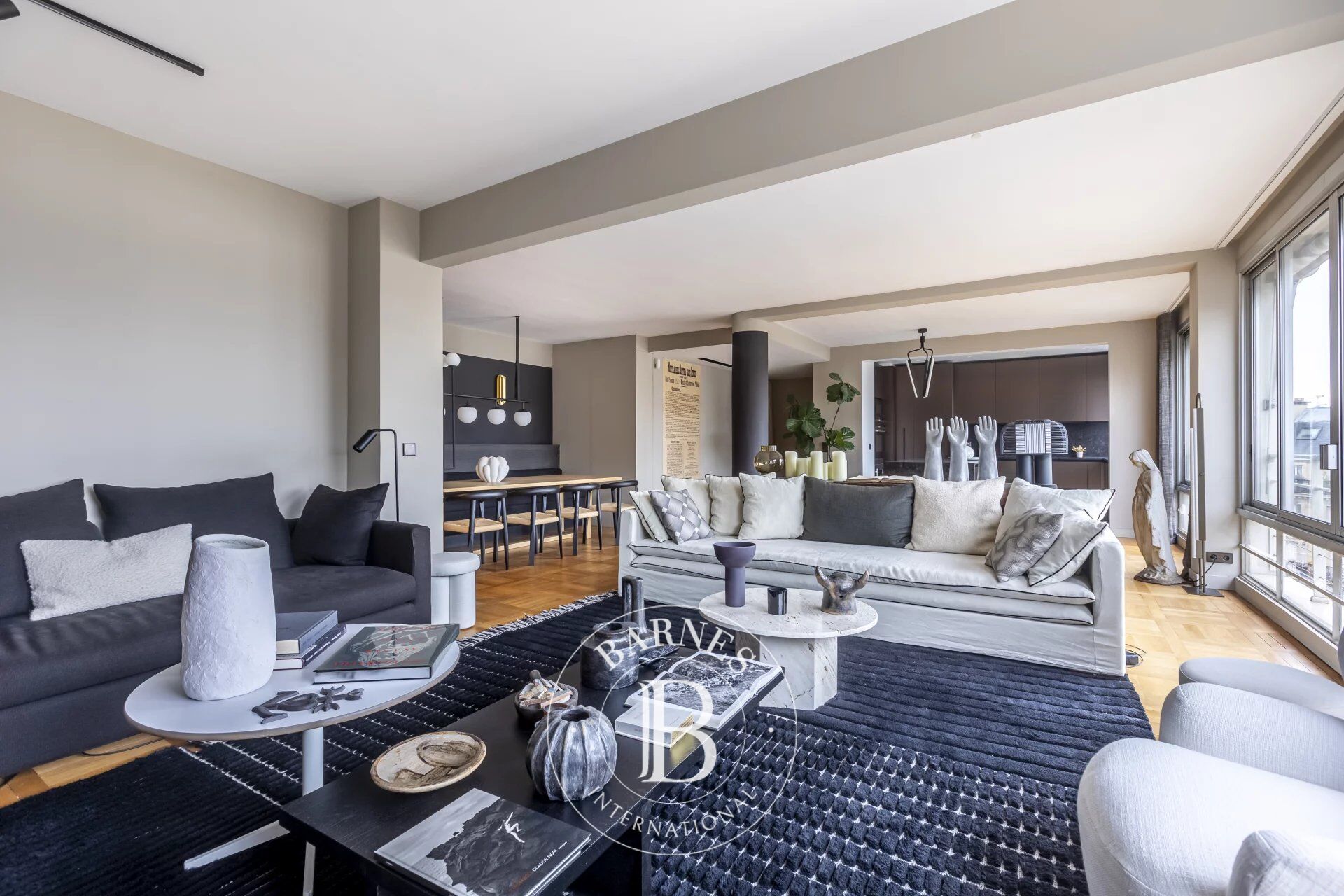 Paris 16 - Passy-Trocadéro - Vue dégagée - Appartement 2/3 chambres - picture 2