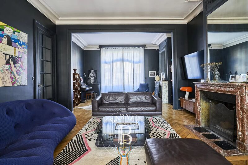 Venta, Casa La Madeleine - picture 1