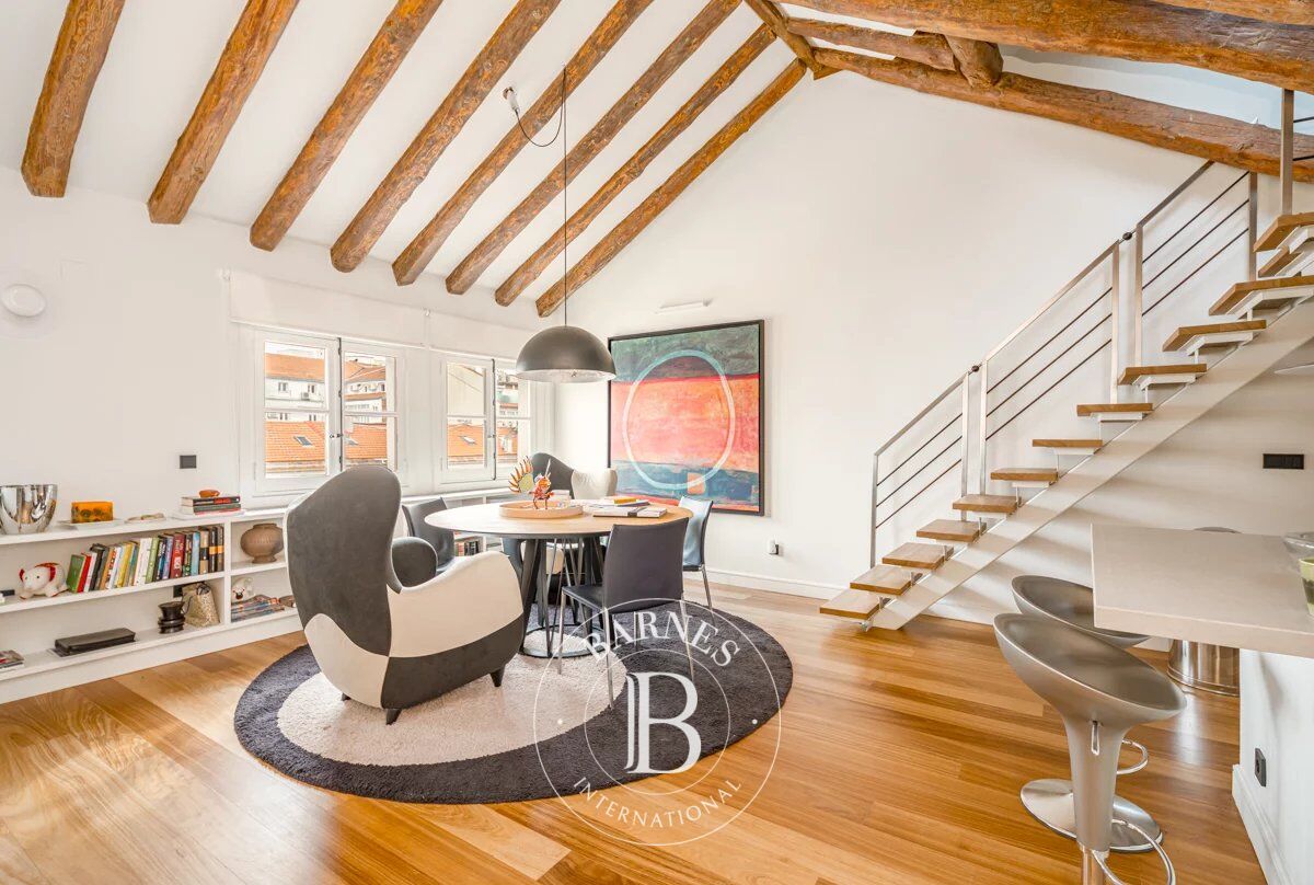 Eleganza ad Alta Quota: Il Rifugio Definitivo in un Attico a Madrid - picture 3