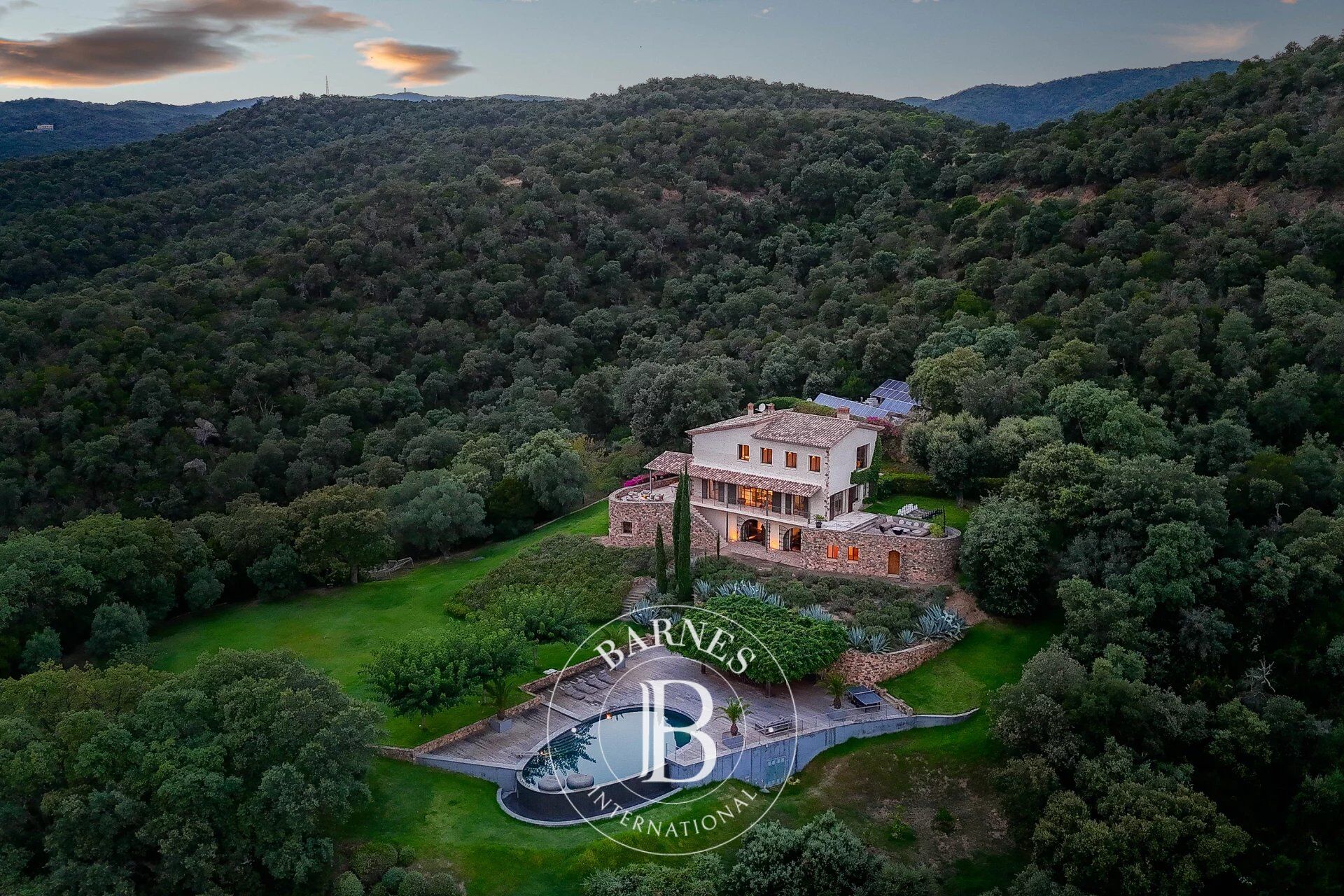 Exclusive Country House in Las Gavarres National Park, Costa Brava, with Breathtaking Views and Total Privacy - picture 2