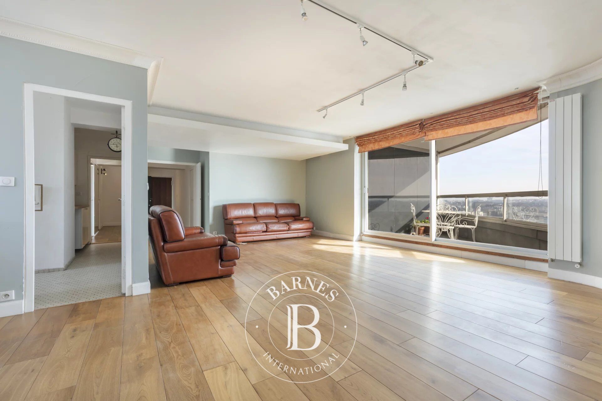 PUTEAUX PRESSENSÉ - APPARTEMENT DE 142M2 AVEC VUE EXCEPTIONNELLE - picture 1