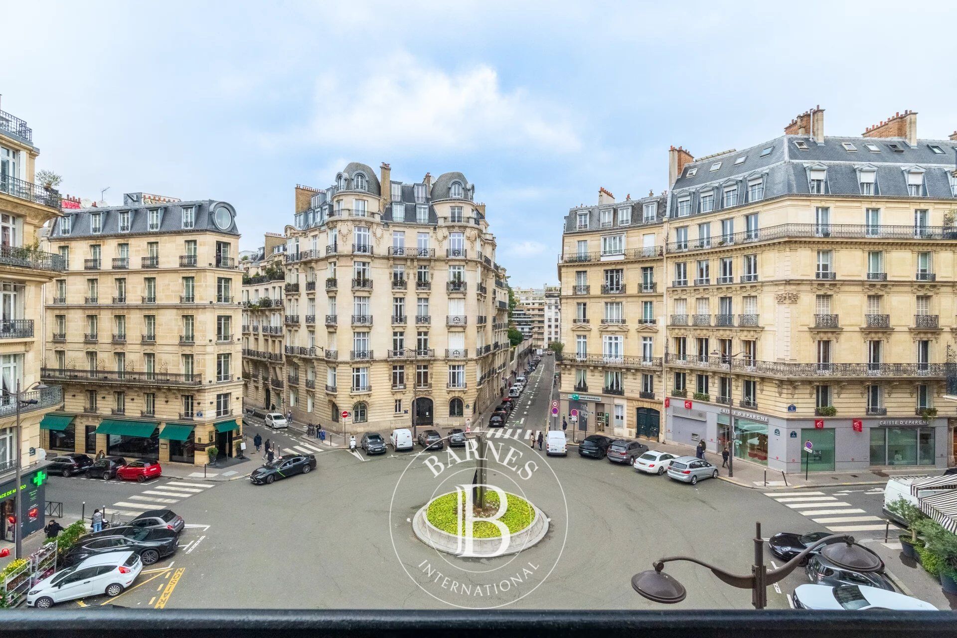 Paris 16 - Place Mexico - Appartement d'angle 3 chambres - picture 1