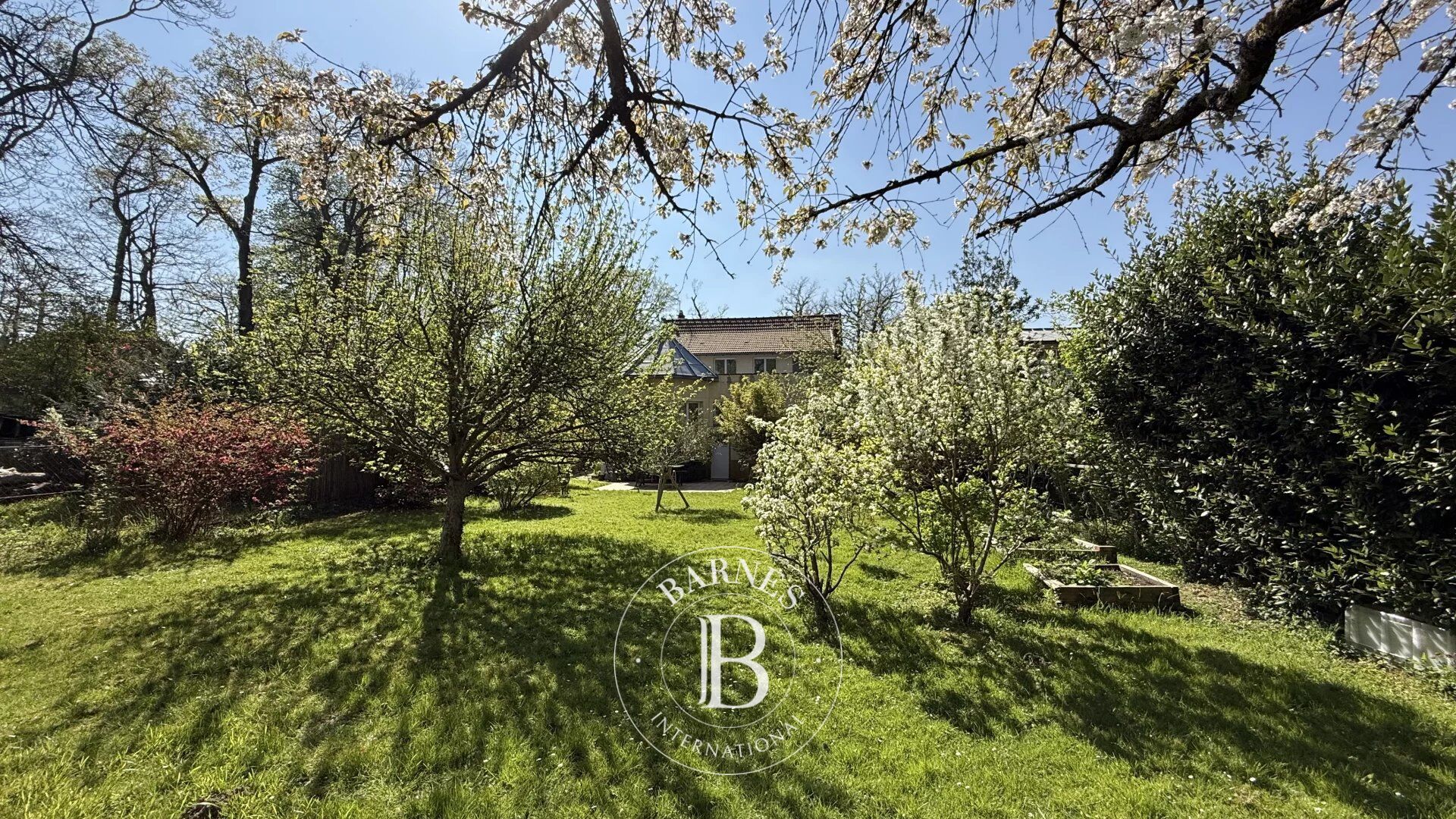 House - La Celle-Saint-Cloud - Near Vaucresson - picture 2