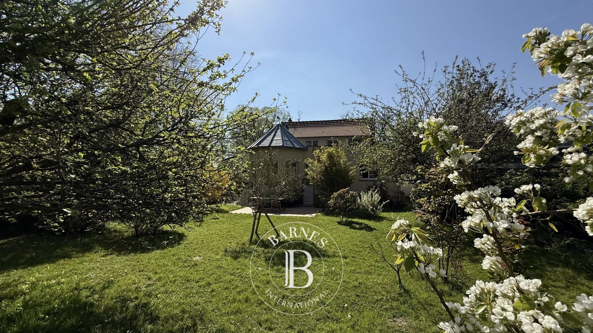 House - La Celle-Saint-Cloud - Near Vaucresson - picture 3