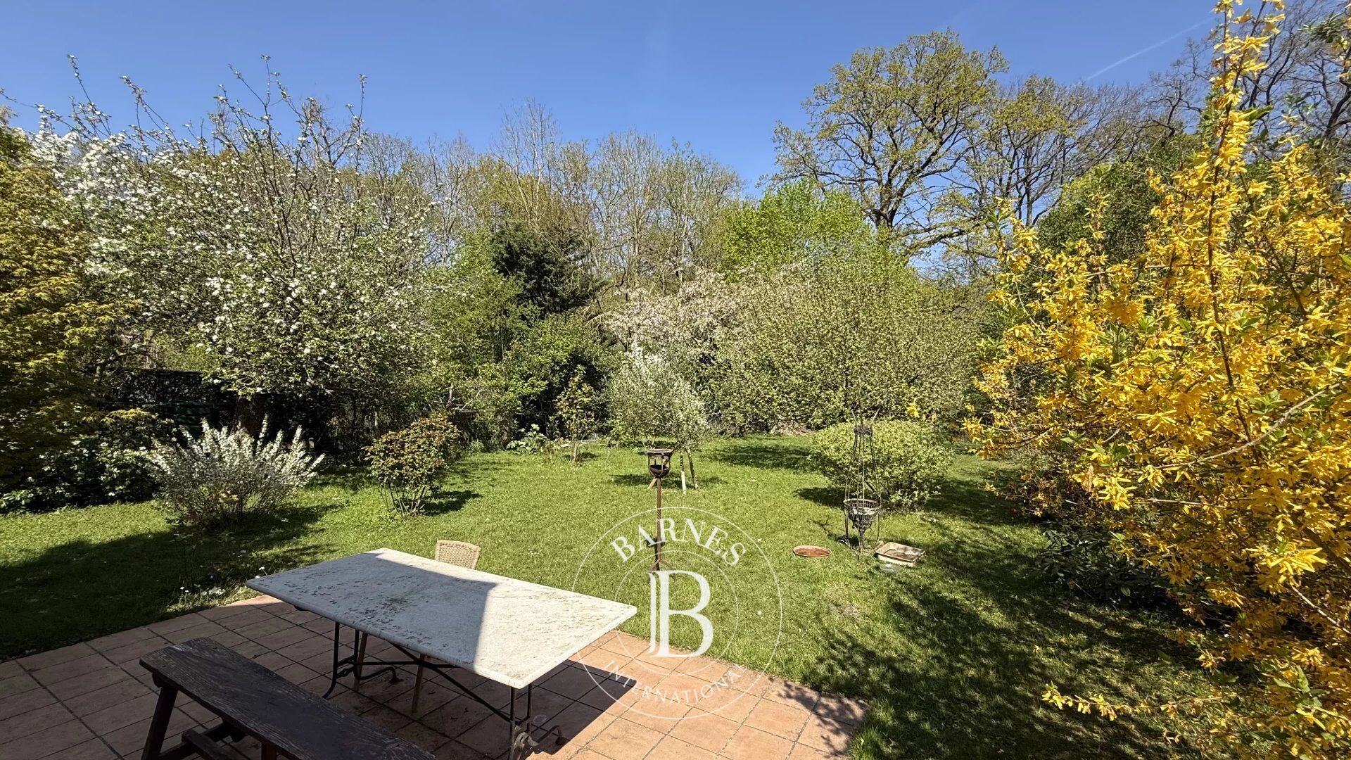 House - La Celle-Saint-Cloud - Near Vaucresson - picture 1